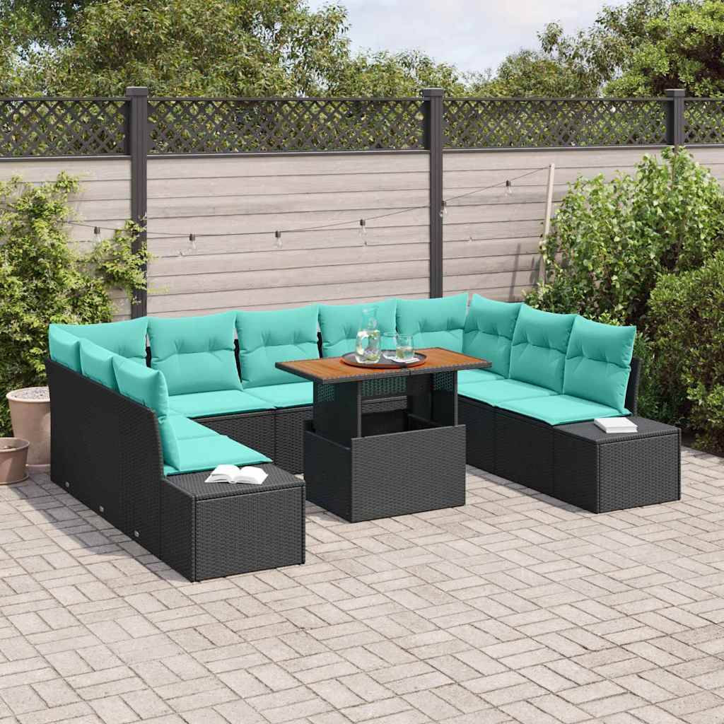 Outdoor-Polstergruppe mit türkisfarbenen Kissen, schwarzem Rattan-Rahmen und Couchtisch auf einer gepflasterten Terrasse.