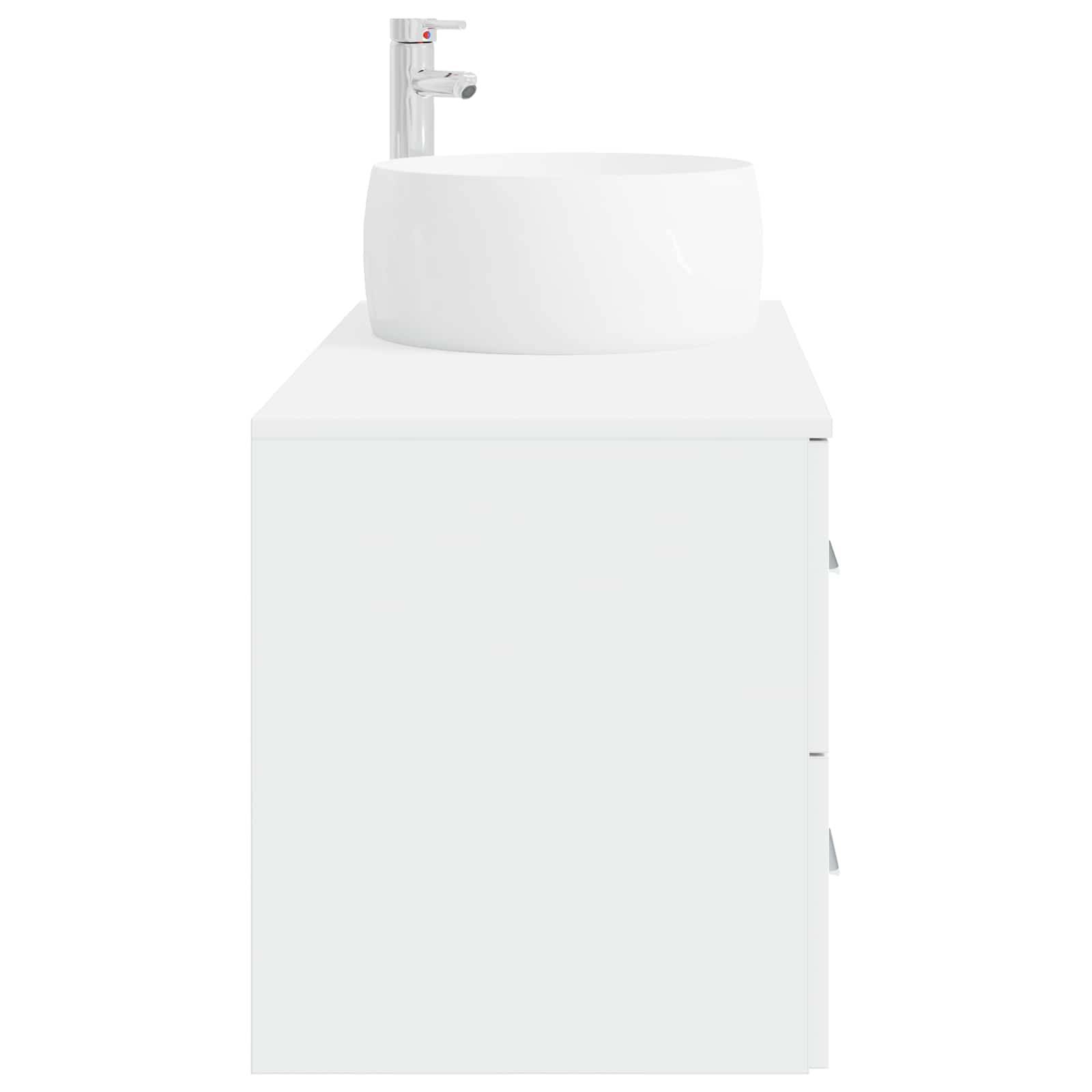 Modernes weißes Badezimmer-Waschtischset mit einem runden Aufsatzwaschbecken und verchromtem Wasserhahn auf einem Waschtisch vor weißem Hintergrund.