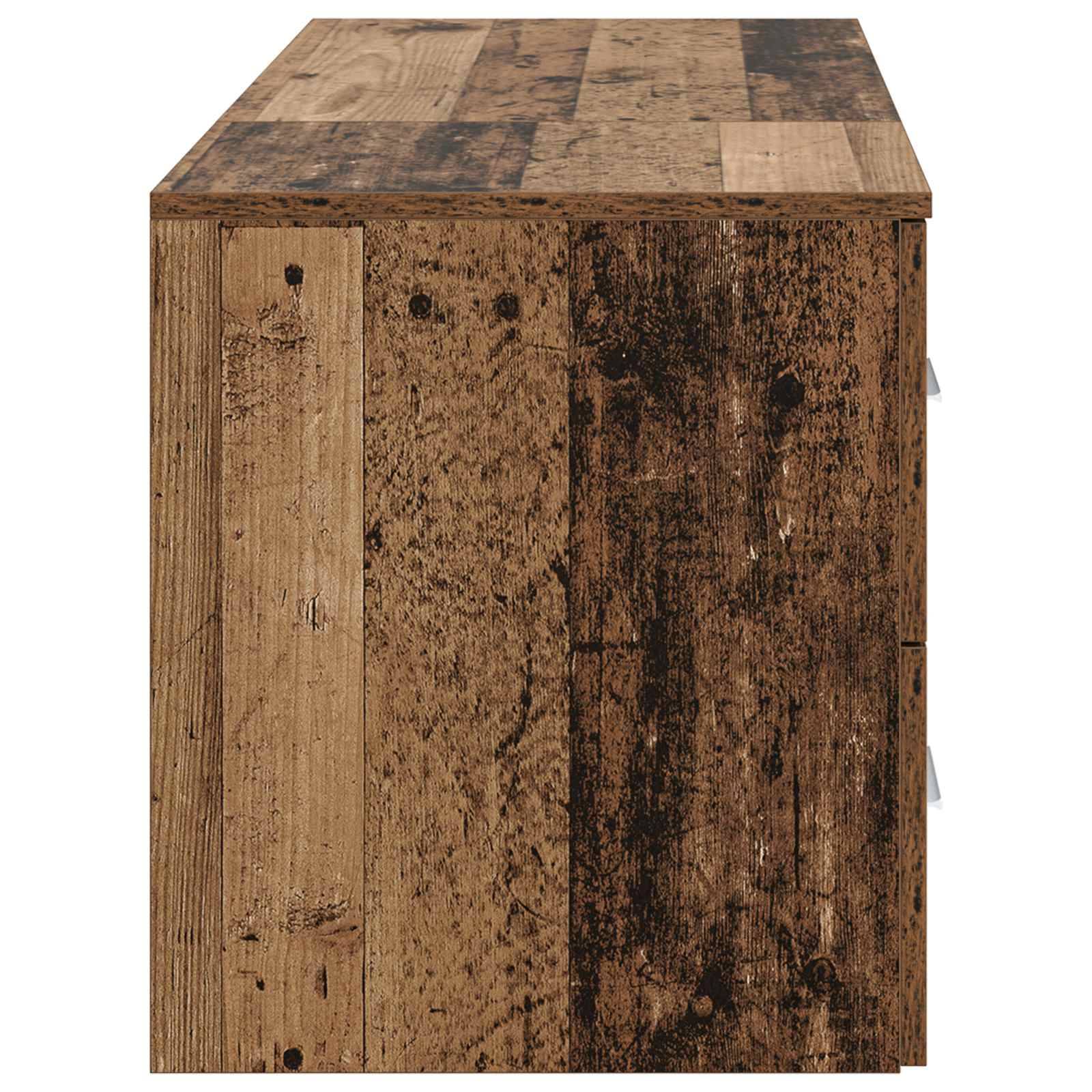 Kleine rustikale Holzschrank oder Beistelltisch mit Patchwork-Plankenbrett Oberfläche und verwitterten Holzfront-Paneelen.