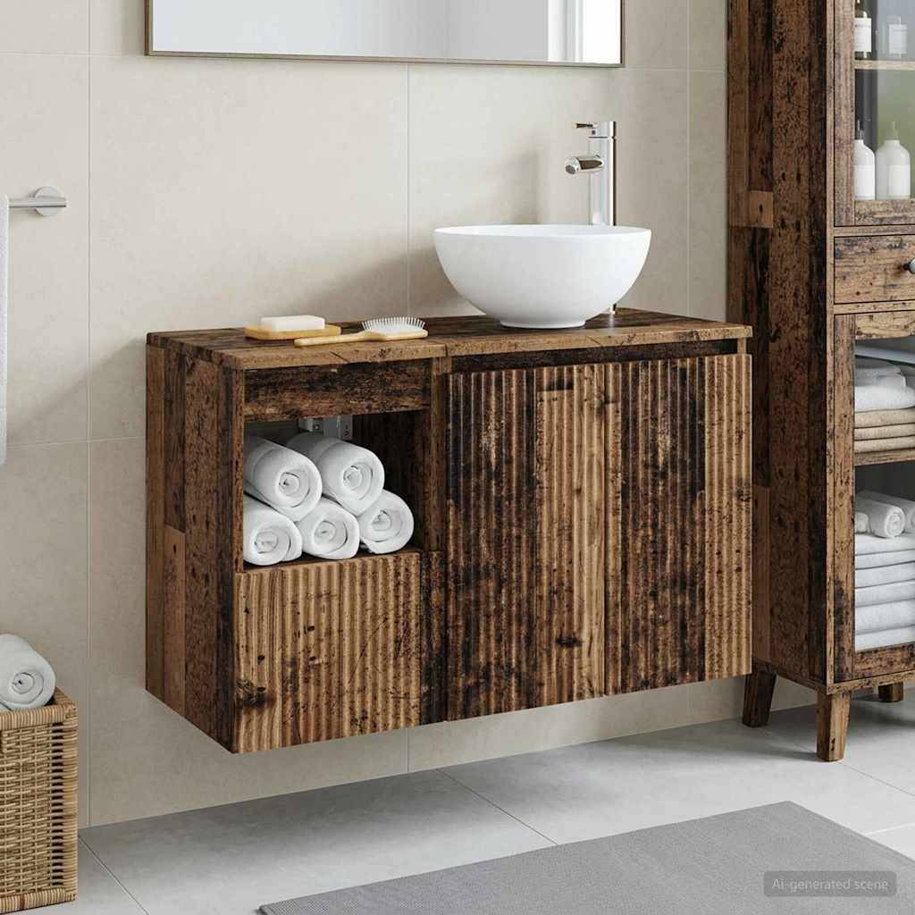 Rustikales Holz-Badezimmerwaschbecken mit weißem Aufsatzwaschbecken und offener Handtuchtablage, präsentiert vor einer hell gefliesten Wand.