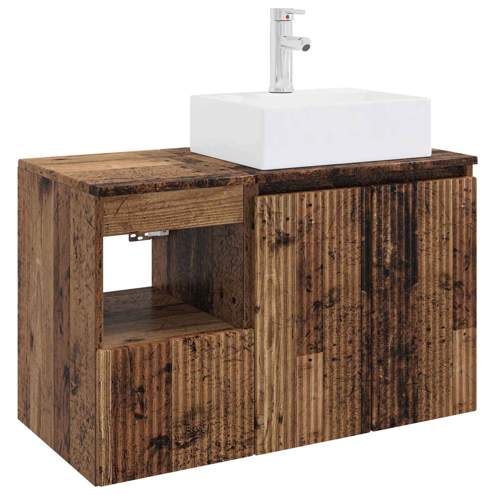 Rustikaler Waschtisch aus Holz mit weißem Aufsatzwaschbecken und Chromarmatur, mit offenem Regal und Schranktür darunter.