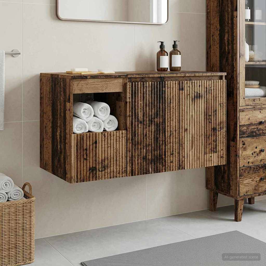Rustikaler an der Wand montierter Holzbadezimmerschrank mit offenem Handtuch-Fach und zwei Seifenflaschen oben, neben einem passenden Bodenschrank.