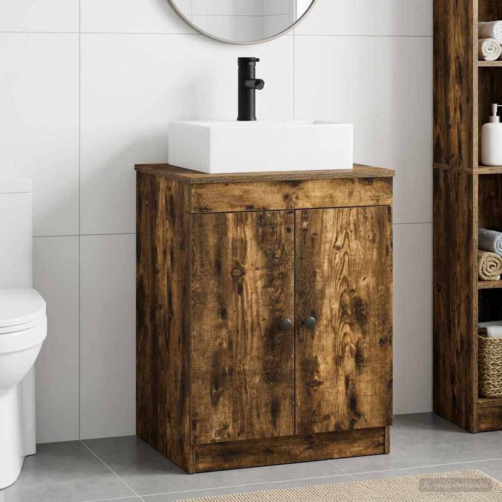 Rustikales Holz-Badezimmerwaschtisch mit weißem Aufsatzwaschbecken und schwarzem Wasserhahn vor weiß gefliesten Wänden.