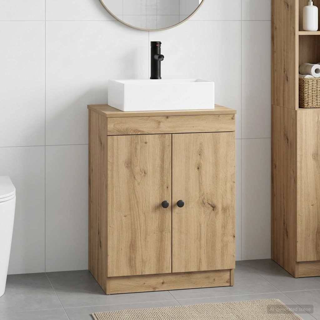 Helles Holz-Badezimmerwaschbecken mit weißem Waschbecken und schwarzem Wasserhahn unter einem runden Spiegel, neben Regalen in einem gekachelten modernen Badezimmer.