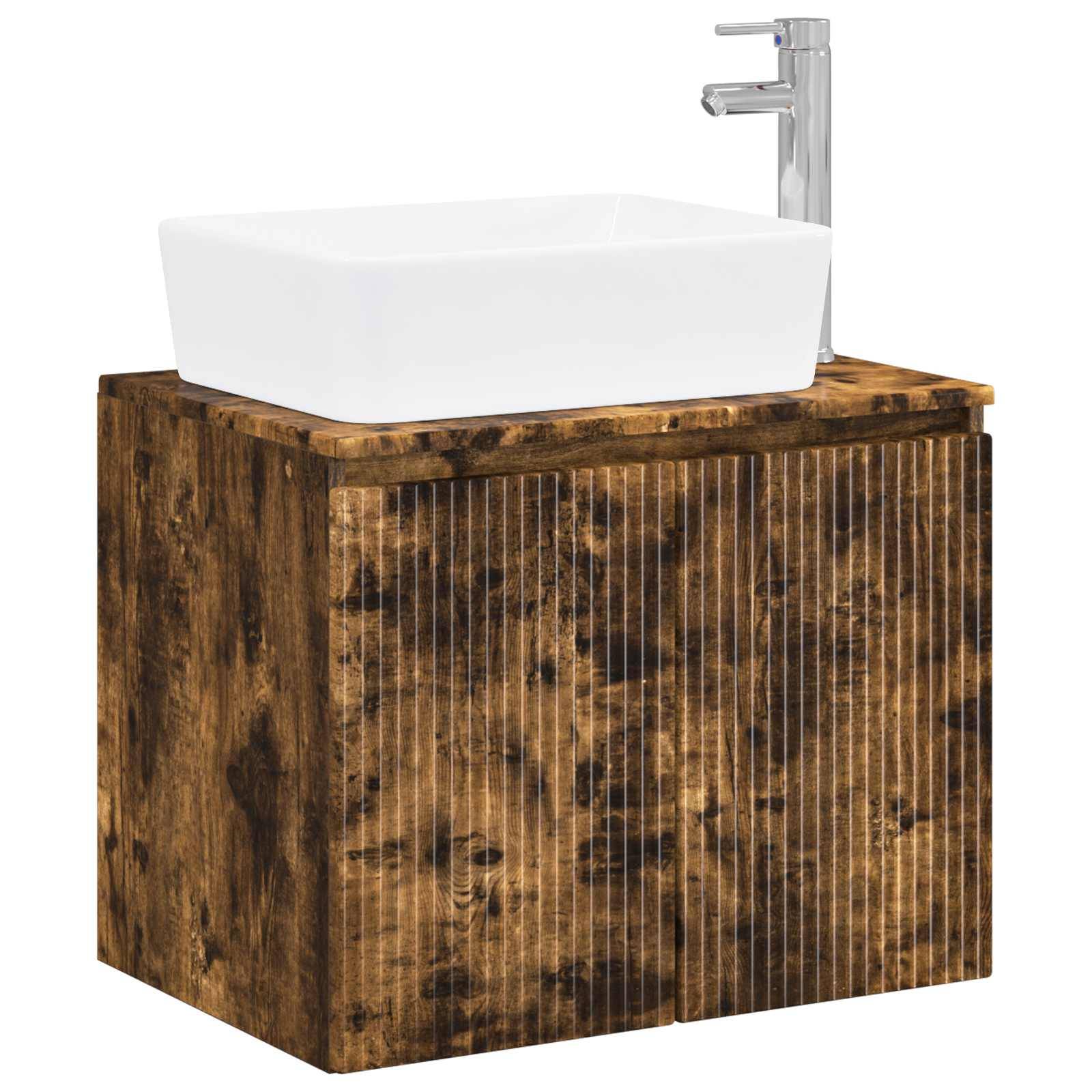 Holzwaschtisch mit weißem rechteckigem Waschbecken und Chromarmatur oben, vor weißem Hintergrund dargestellt.