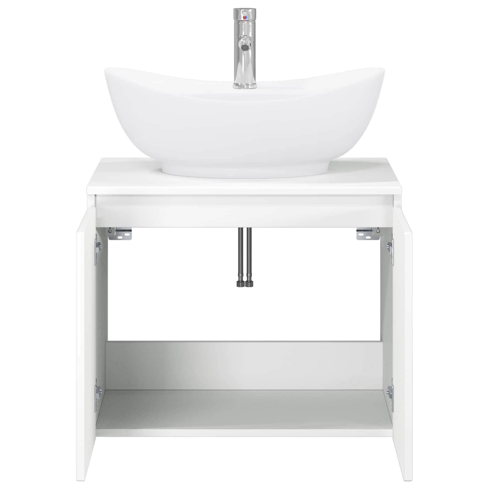 Modernes weißes Badezimmer-Waschtischset mit einem Aufsatzbecken und verchromtem Wasserhahn, mit einem offenen Aufbewahrungsschrank darunter.