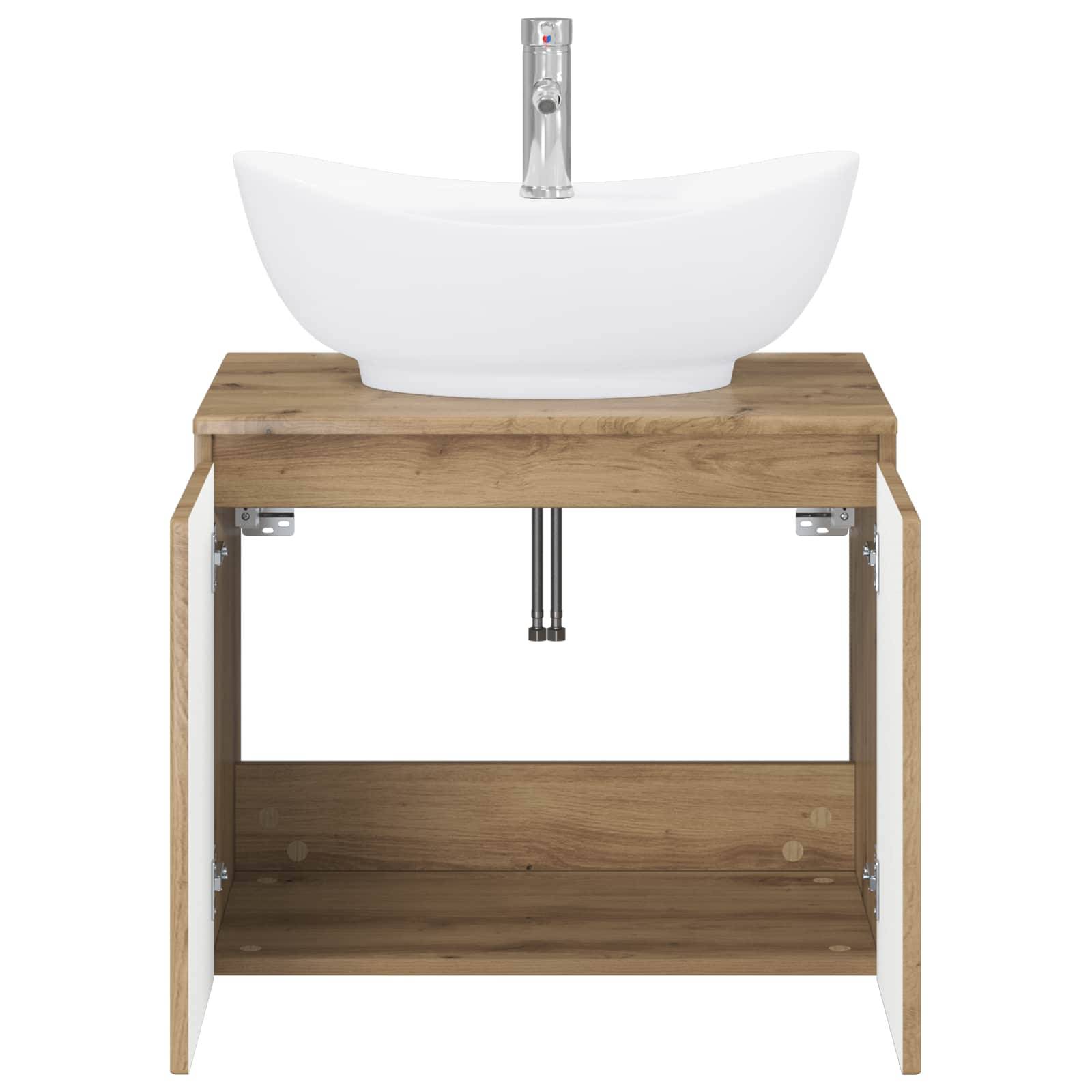 Modernes Badezimmerwaschtisch mit weißem Aufsatzwaschbecken, verchromtem Wasserhahn und offenem Holzschrankrahmen auf weißem Hintergrund.