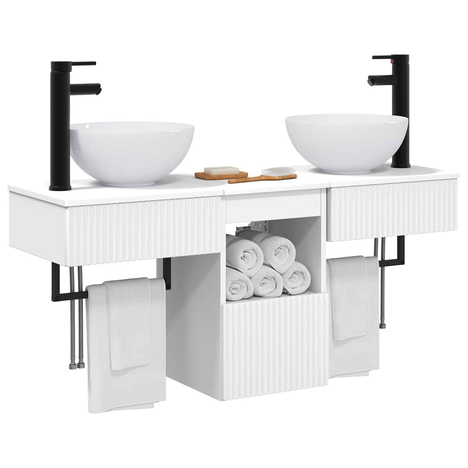 Doppelwaschbecken-Badezimmerkommode mit weißem geripptem Schrank, zwei schwarzen Armaturen, Aufsatzbecken, zentralem Handtuchtabrett und hängenden Handtüchern
