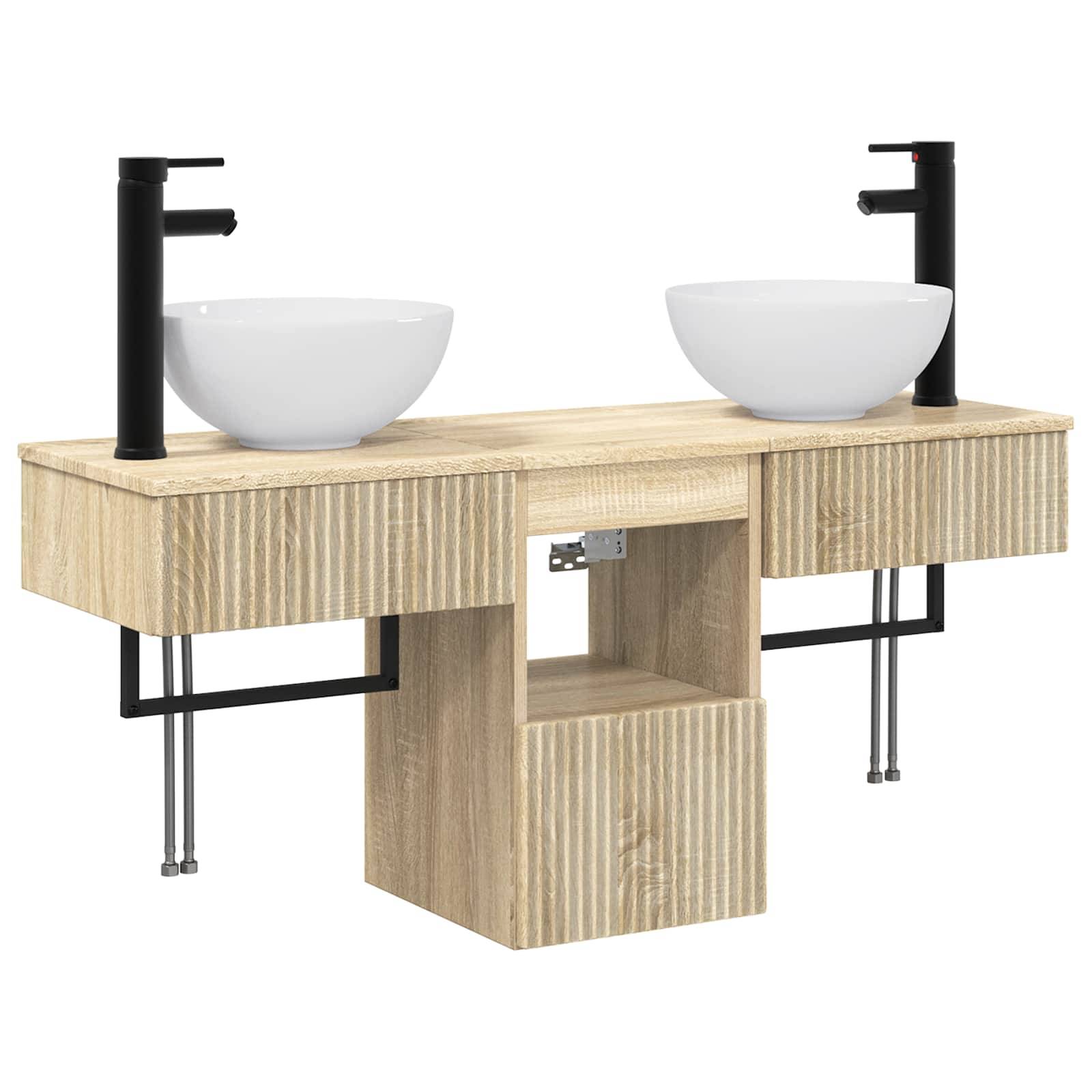Modernes Doppelwaschbecken-Waschtisch mit hellem Holzfinish, zwei weiße Schalenbecken, schwarze Armaturen und ein zentrales offenes Schrankfach.