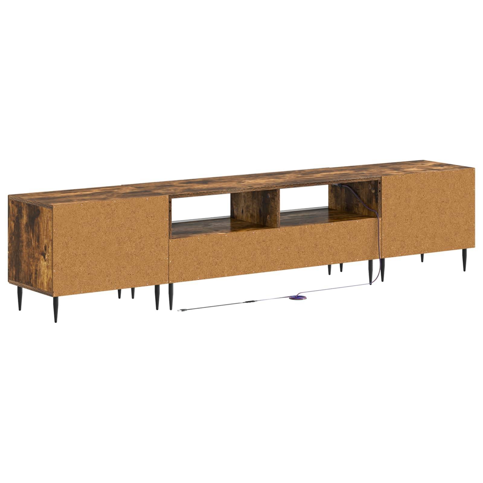 Modernes, niedriges Medienkonsole mit Holzfinish, beige Schranktüren, offene mittlere Regale und schlanke schwarze Beine auf weißem Hintergrund.