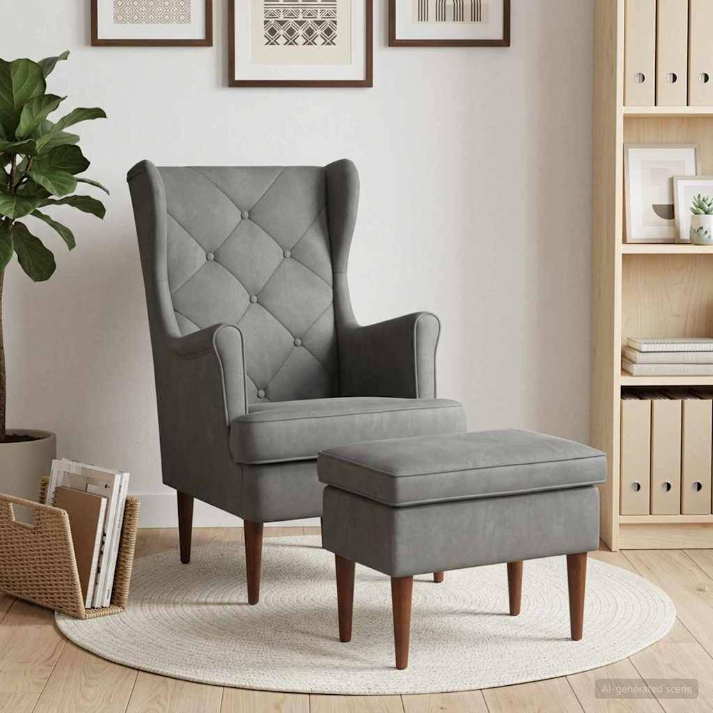 Grauer gesteppter Ohrensessel mit passendem Ottomane auf einem runden Teppich in einem gemütlichen Wohnzimmer, mit Pflanze, Regalen und gerahmten Wandkunstwerken.