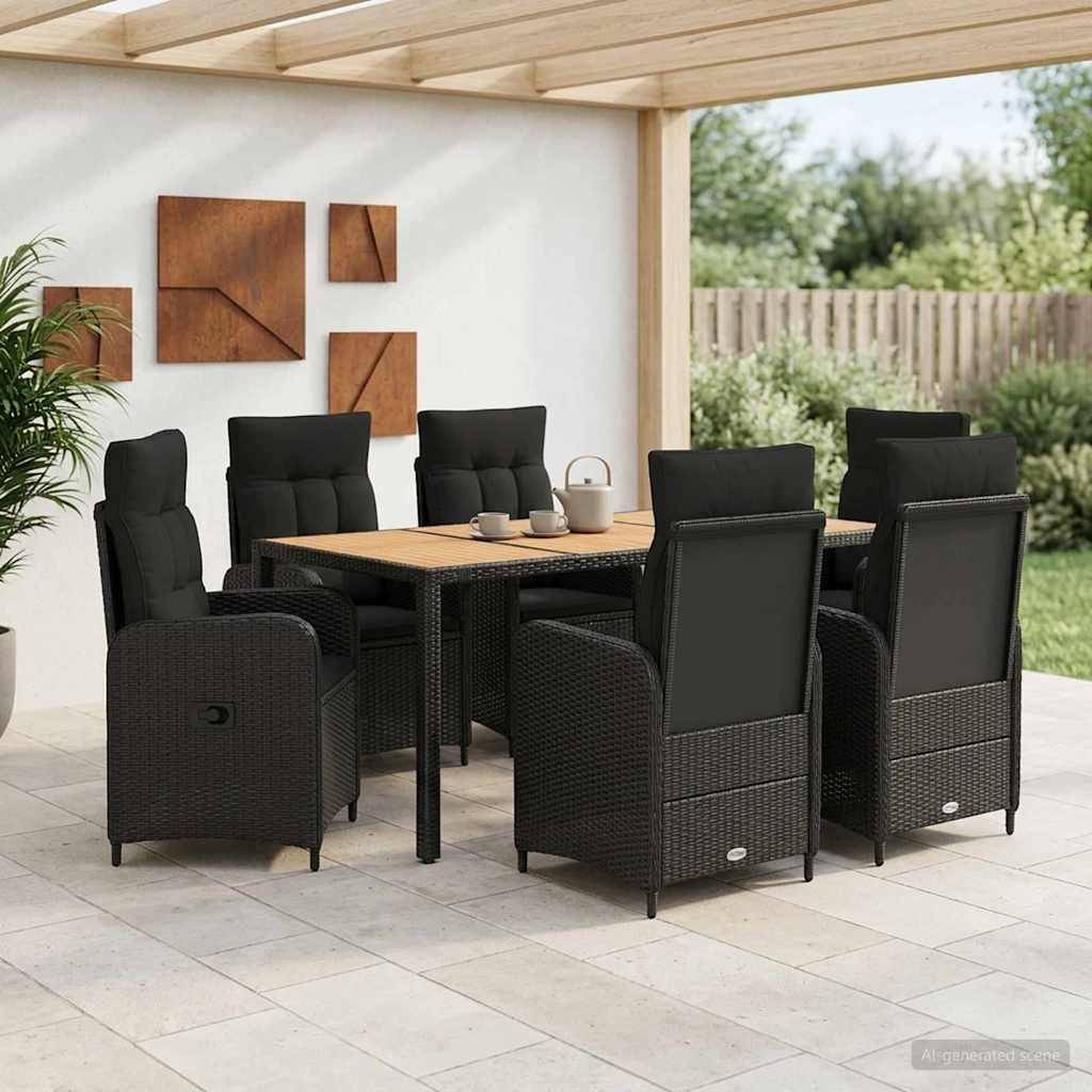 Gartenbereichs-Esstischgarnitur mit rechteckigem Tisch und acht schwarzen Korbstühlen auf einer überdachten Terrasse mit Blick auf einen Garten.