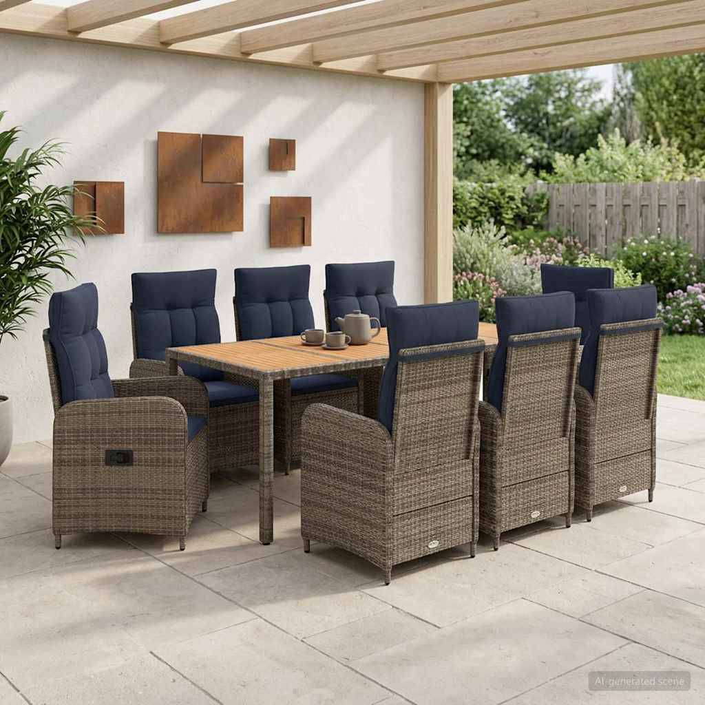 Esszimmer-Set für die Terrasse mit geflochtenen Stühlen und gepolsterten Sitzflächen um einen rechteckigen Tisch unter einer überdachten Pergola.
