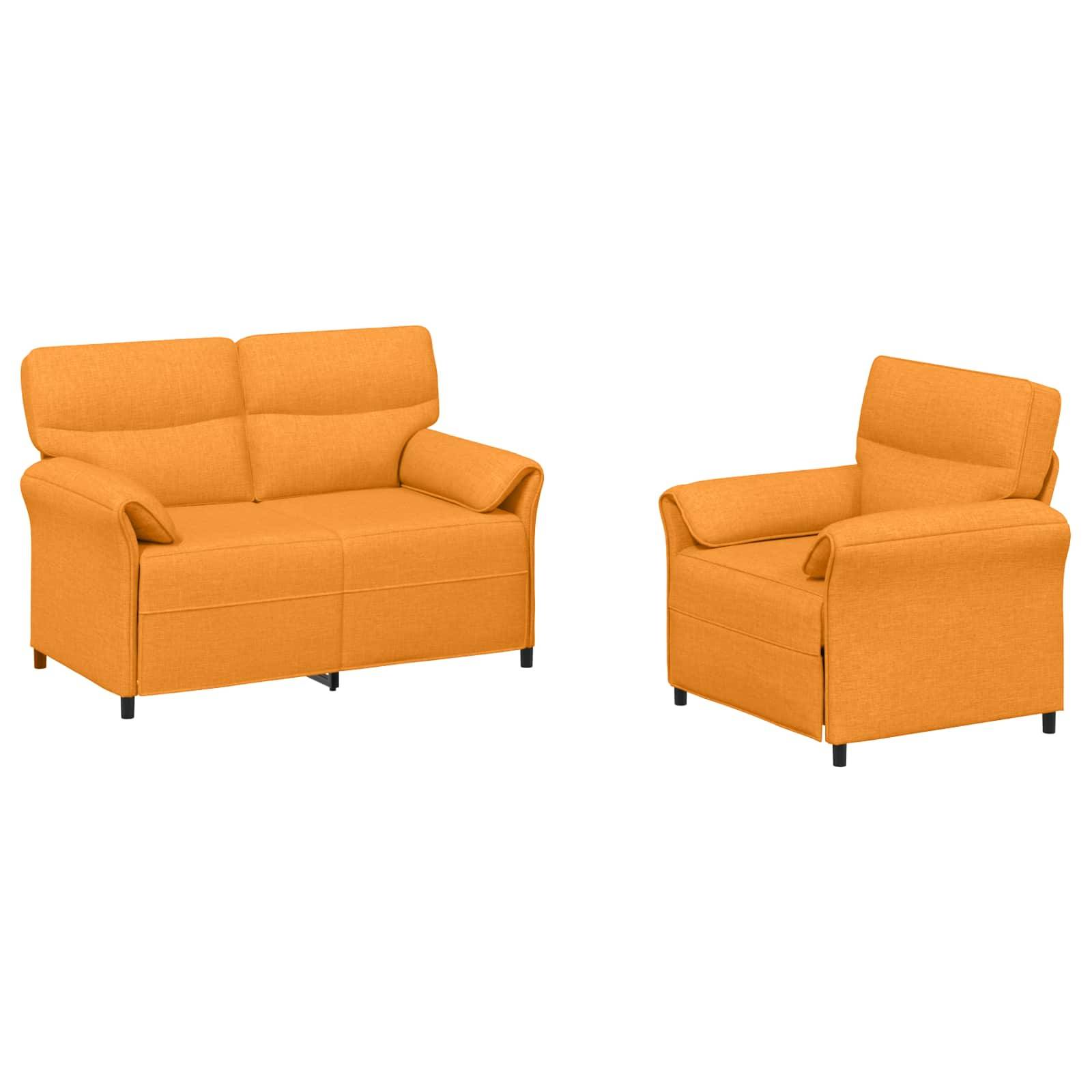 Orangefarbiges Polstersofa und passender Sessel auf weißem Hintergrund dargestellt.