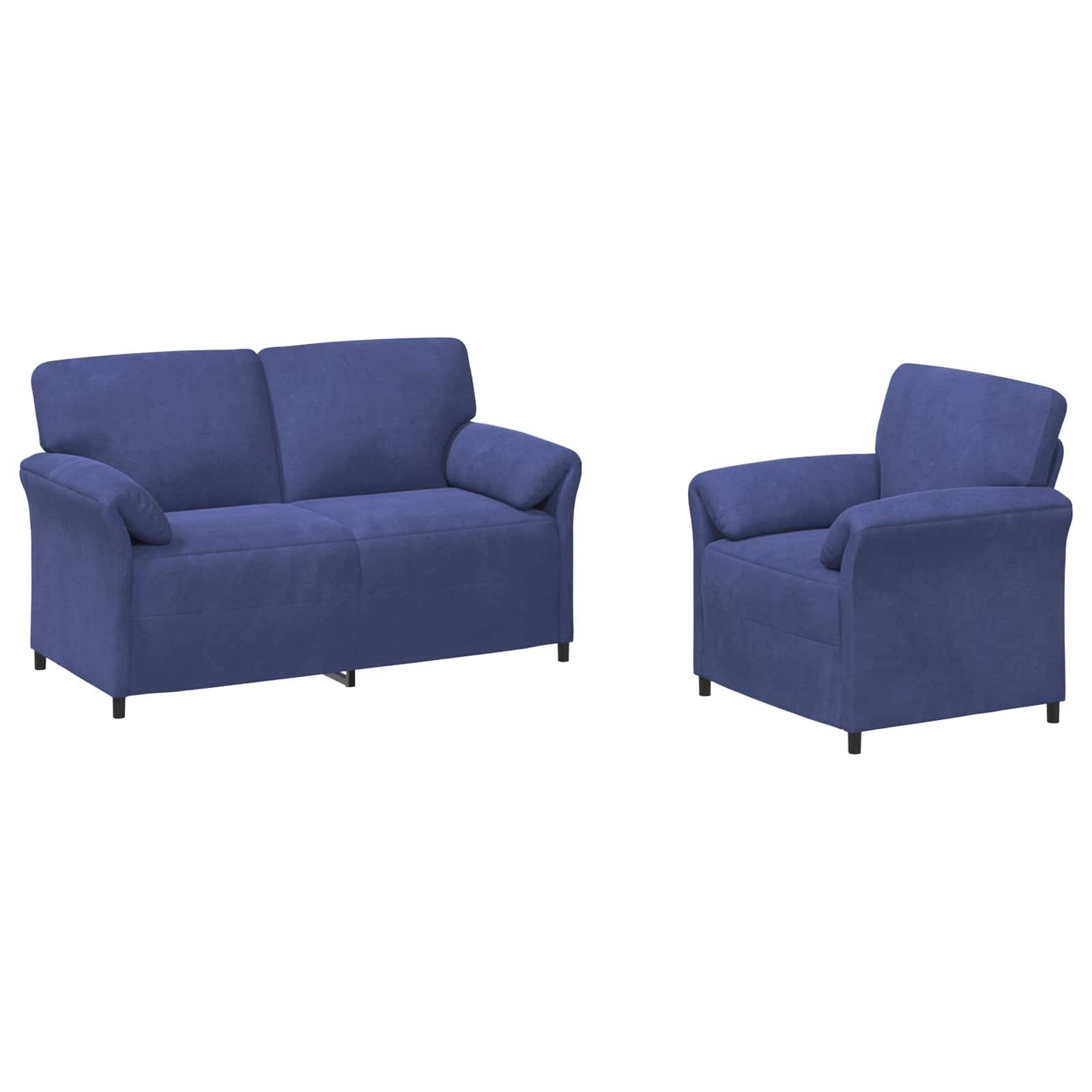 Blaues gepolstertes Sofa und passender Sessel auf weißem Hintergrund, dargestellt als Möbelset.