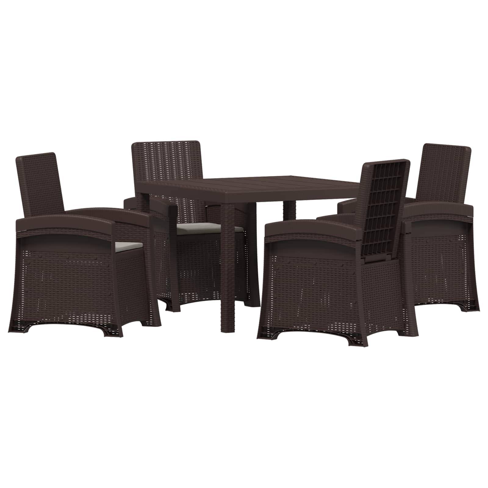 Braunes Gartenmöbel-Set aus Korbgeflecht mit quadratischem Tisch und vier Stühlen auf weißem Hintergrund.