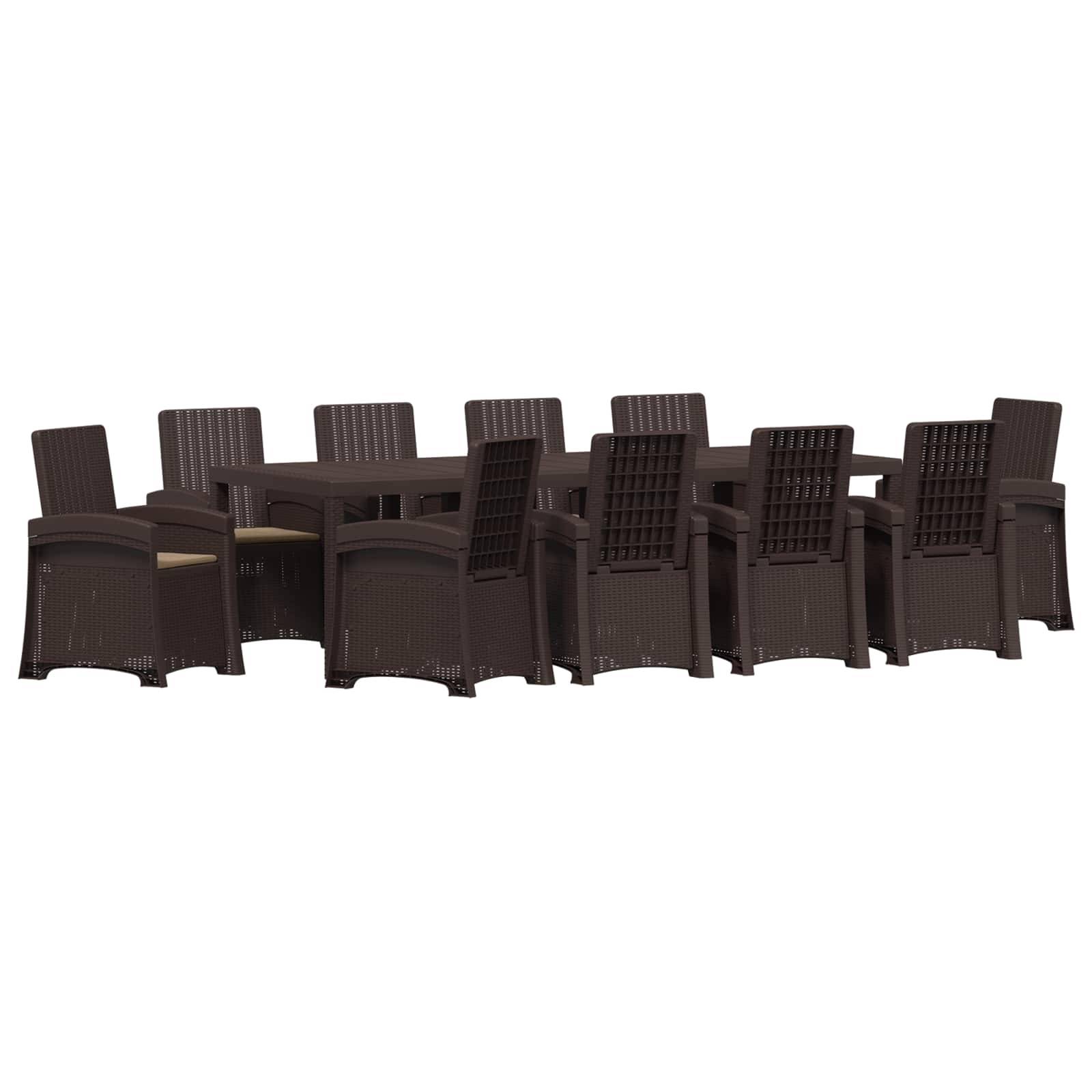 Dunkelblaues Esszimmer-Set für den Außenbereich mit rechteckigem Tisch und acht passenden Stühlen im Flechtstil auf weißem Hintergrund.