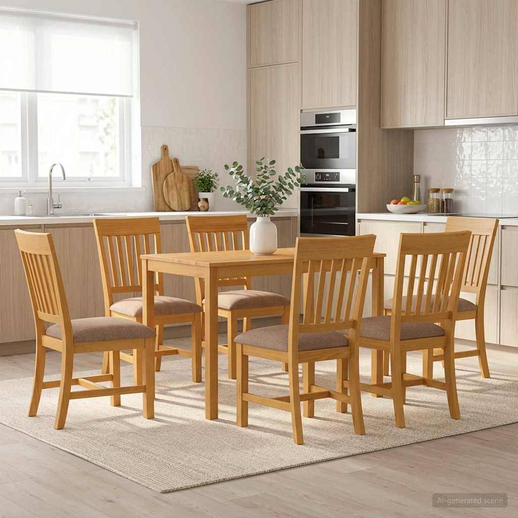 Modernes Küchen-Esszimmer mit einem Holztisch, sechs Stühlen und einer Vasendekoration neben hellen Holzschränken und einem Einbauofen.