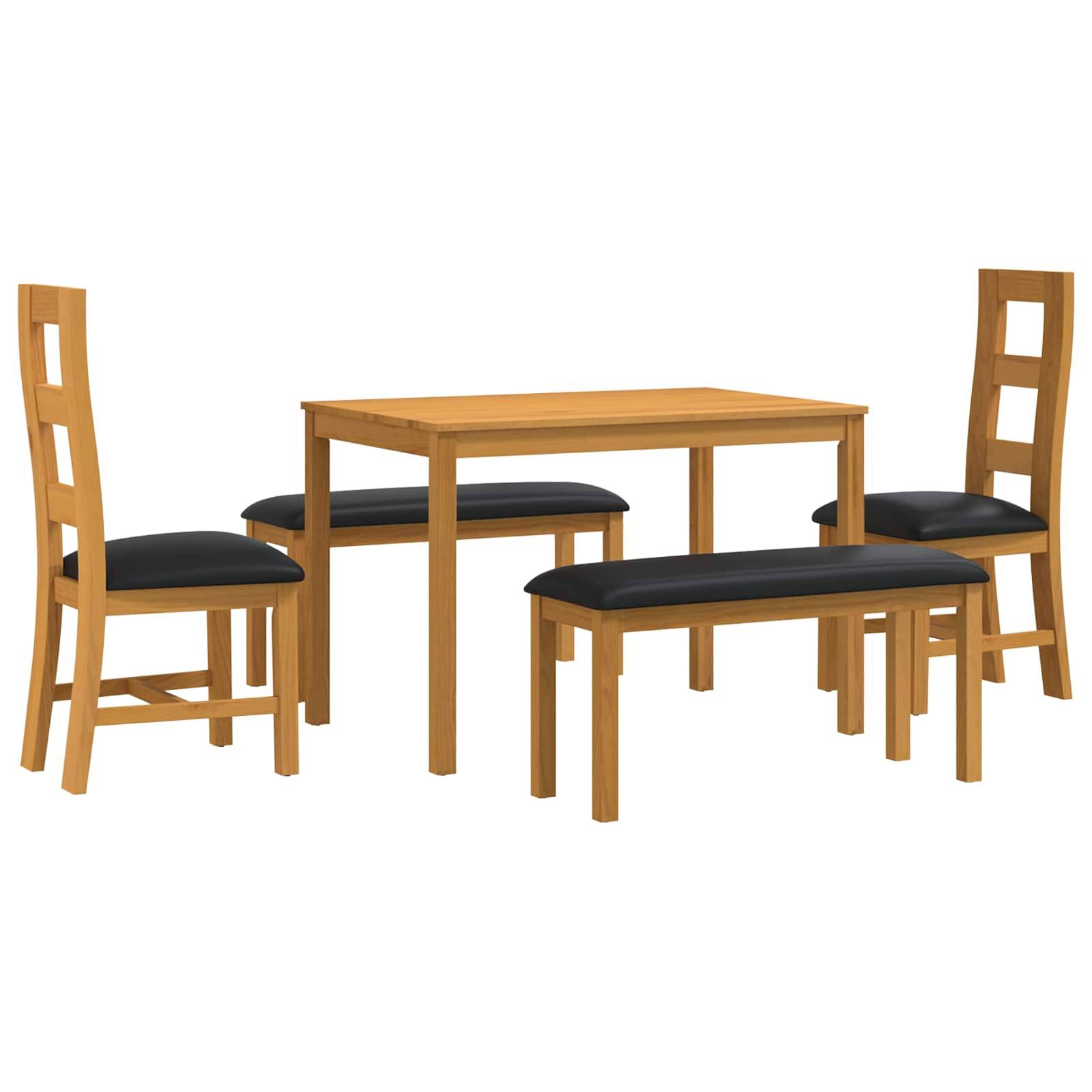 Holzesstisch mit vier passenden Stühlen/Bänken mit schwarzen Polstern auf weißem Hintergrund.