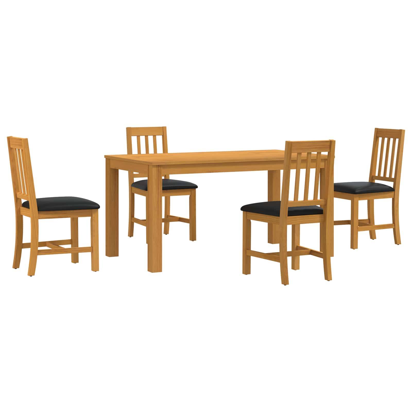 Holztisch zum Speisen mit vier passenden Stühlen auf weißem Hintergrund.