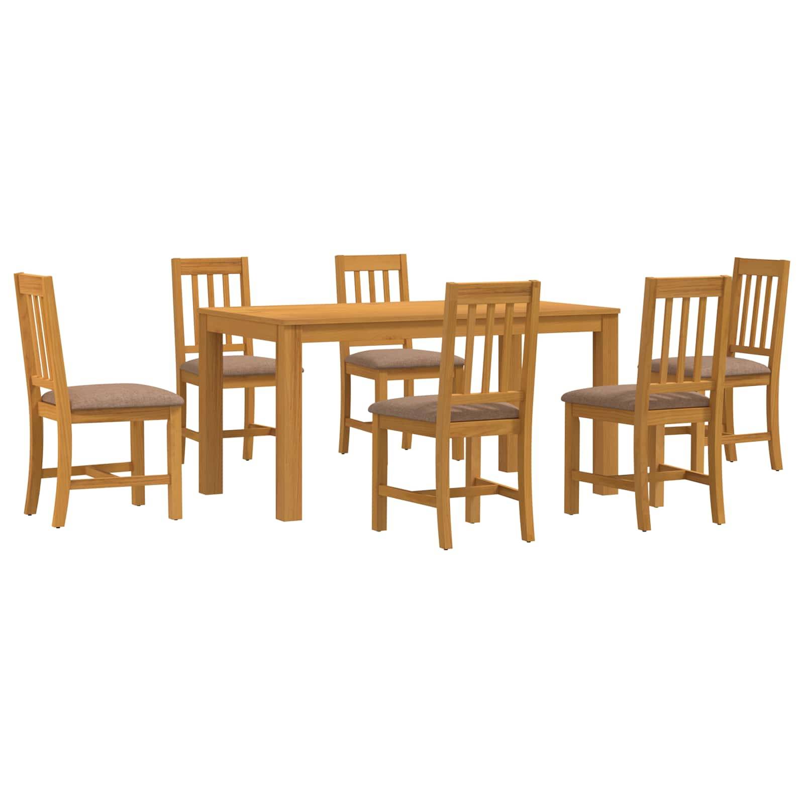 Sechs hölzerne Esszimmerstühle um einen rechteckigen Holztisch auf weißem Hintergrund.