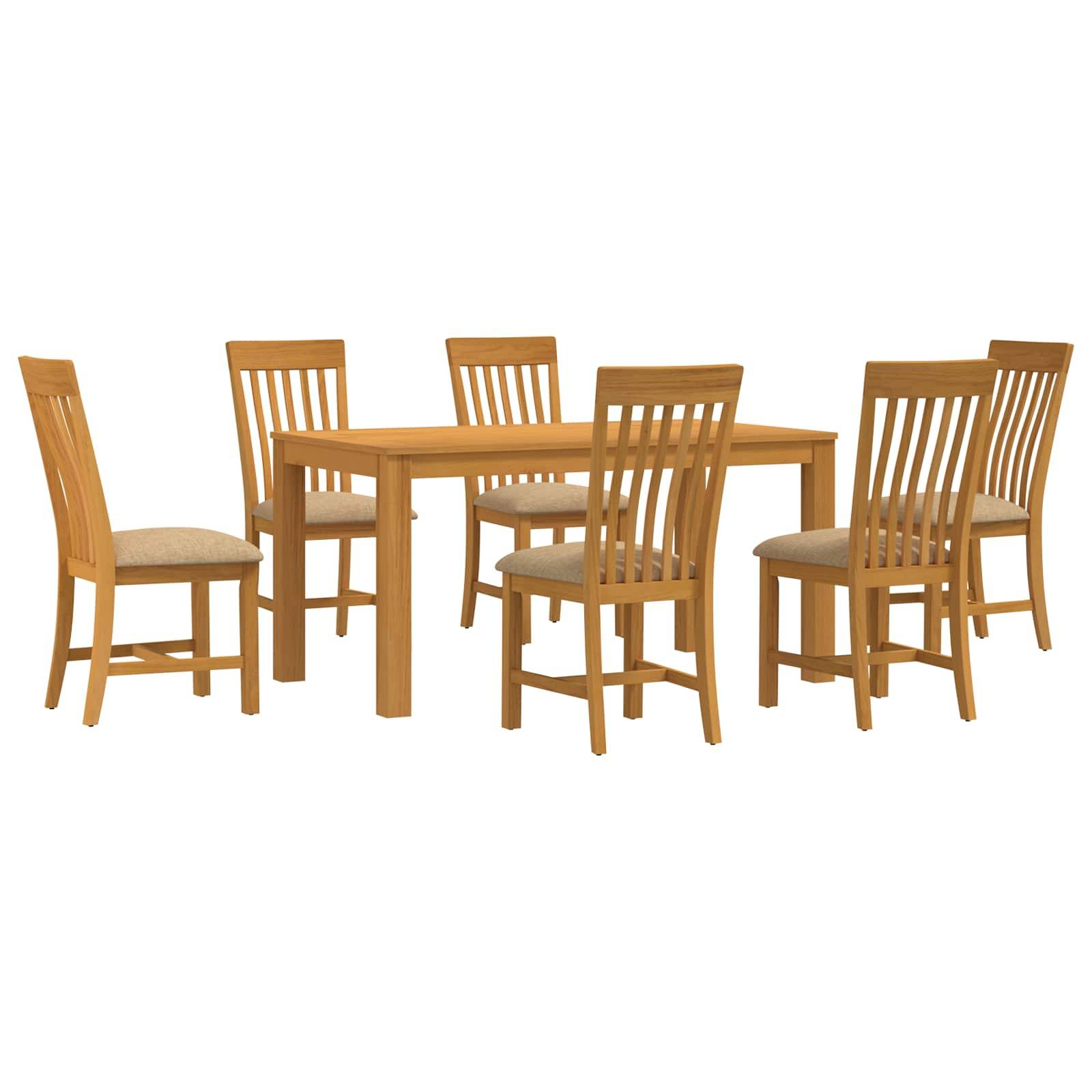 Holztisch zum Essen mit sechs passenden Stühlen auf weißem Hintergrund.