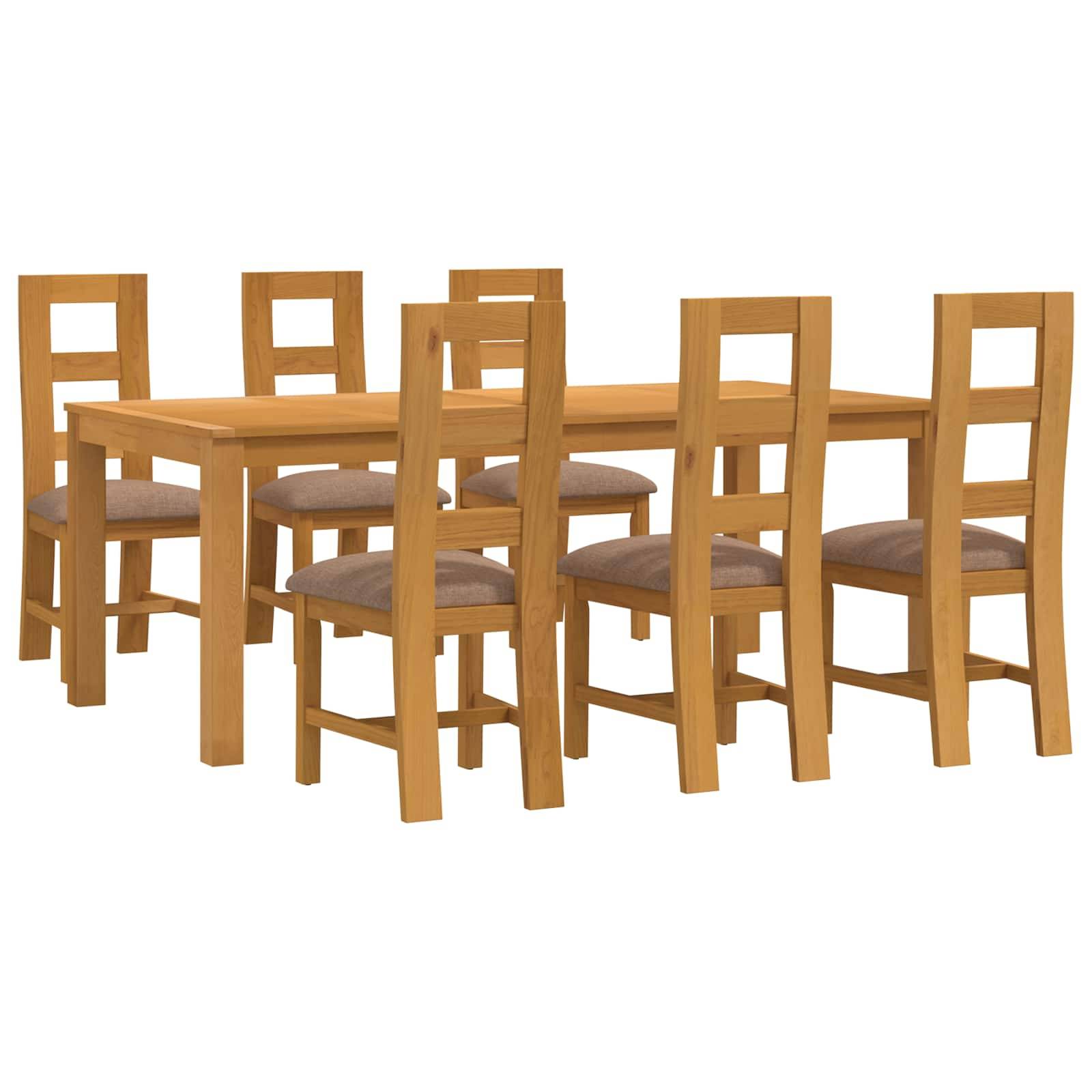 Holzesstisch mit sechs passenden Stühlen auf weißem Hintergrund.