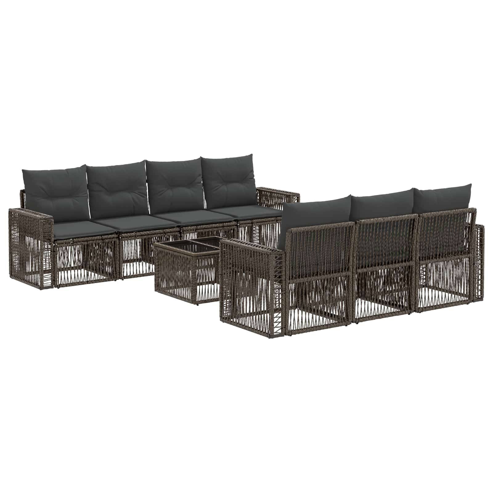 Zwei braune geflochtene Outdoor-Ecksofa mit schwarzen Kissen und passenden Tischen auf weißem Hintergrund.