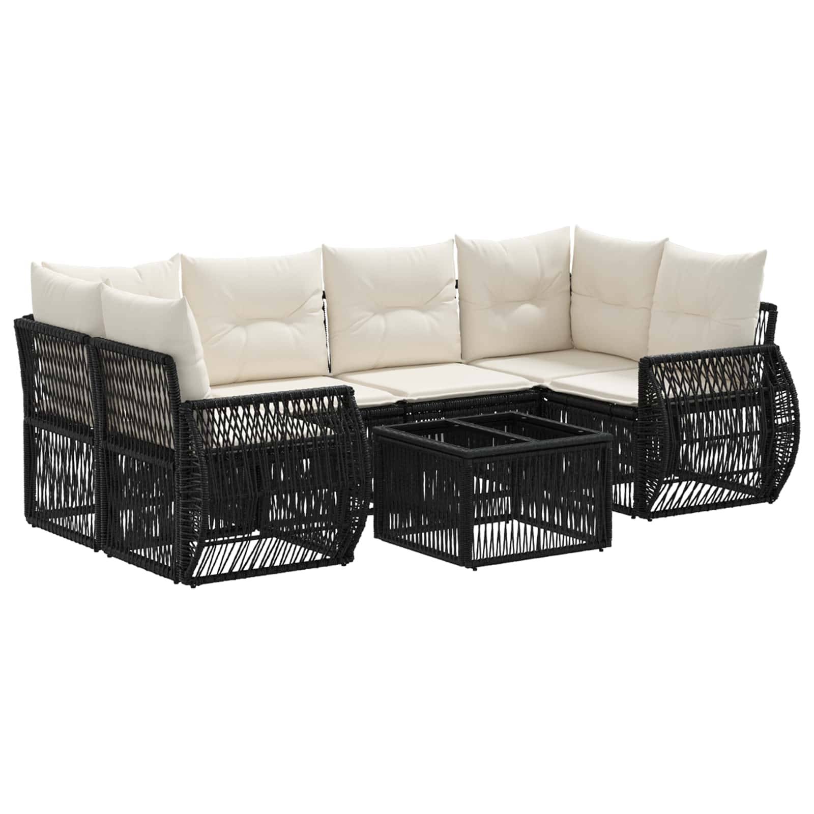 Schwarze Rattan-Außensofagarnitur mit cremefarbenen Kissen und passendem quadratischen Couchtisch auf weißem Hintergrund