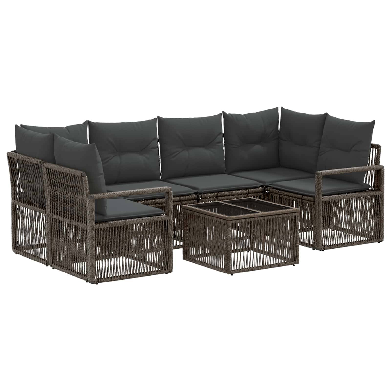 Braunes Rattan-Gartensektional-Sofaset mit dunklen Kissen und passendem quadratischen Couchtisch auf weißem Hintergrund