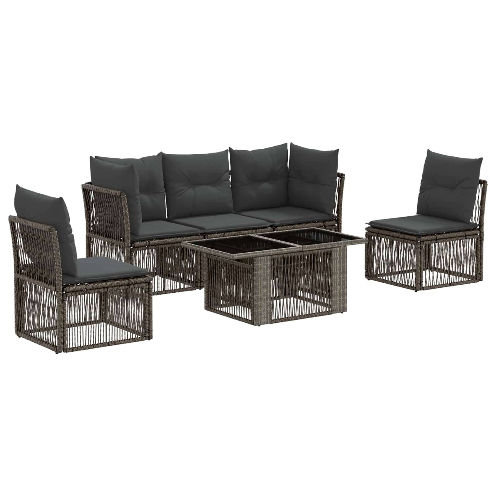 Fünfteiliges Gartenmöbel-Set aus Polyrattan mit Sofa, zwei Sesseln und Glastisch, gezeigt mit dunklen Kissen auf weißem Hintergrund.