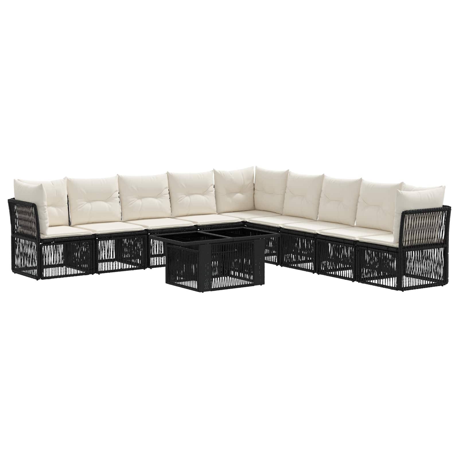 L-förmiges Outdoor-Sitzmöbel mit beigen Kissen, schwarzem geflochtenem Rahmen und passendem quadratischen Couchtisch auf weißem Hintergrund.