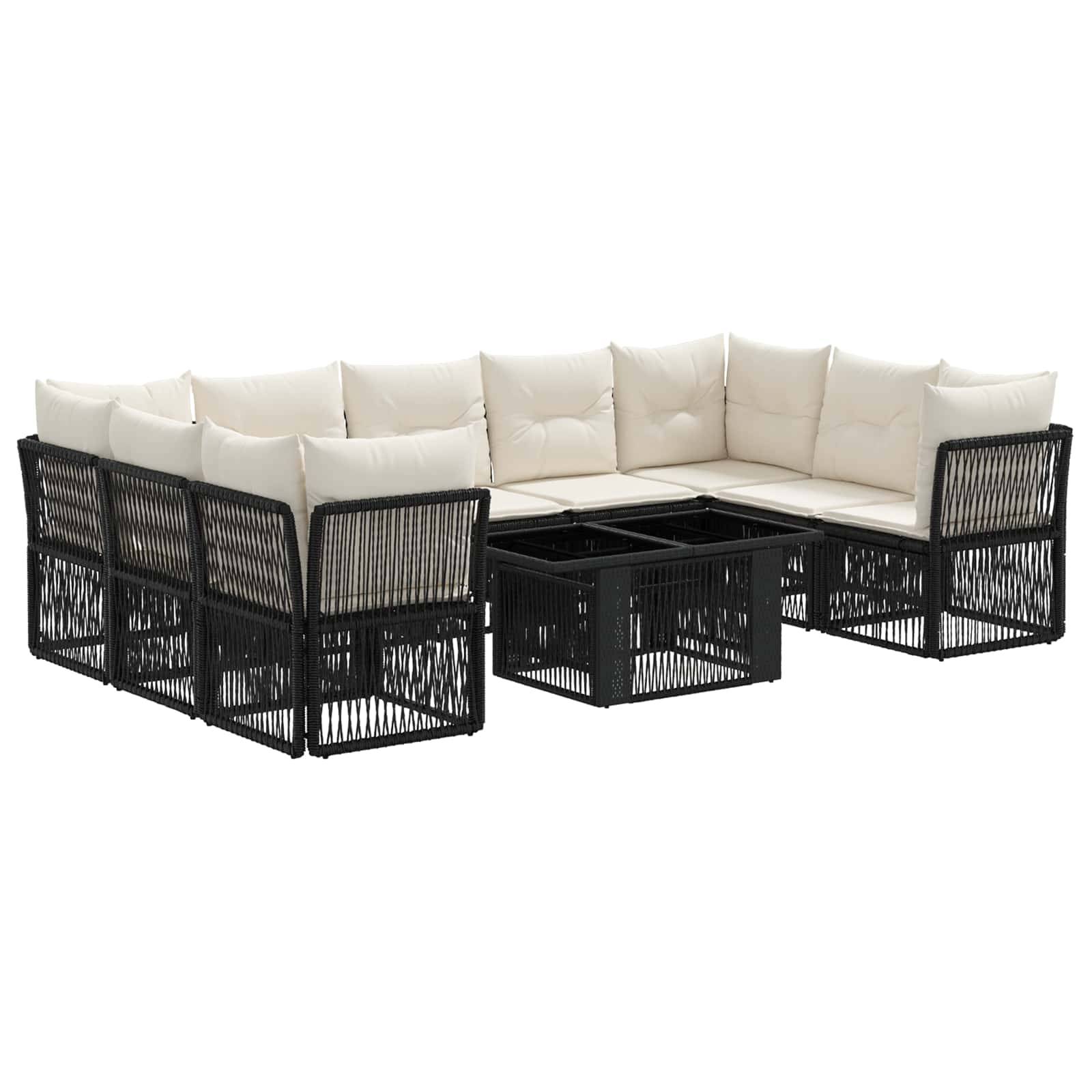 Schwarzes Polyrattan-Außensektionalsofa mit cremefarbenen Kissen und passendem Couchtisch auf weißem Hintergrund.
