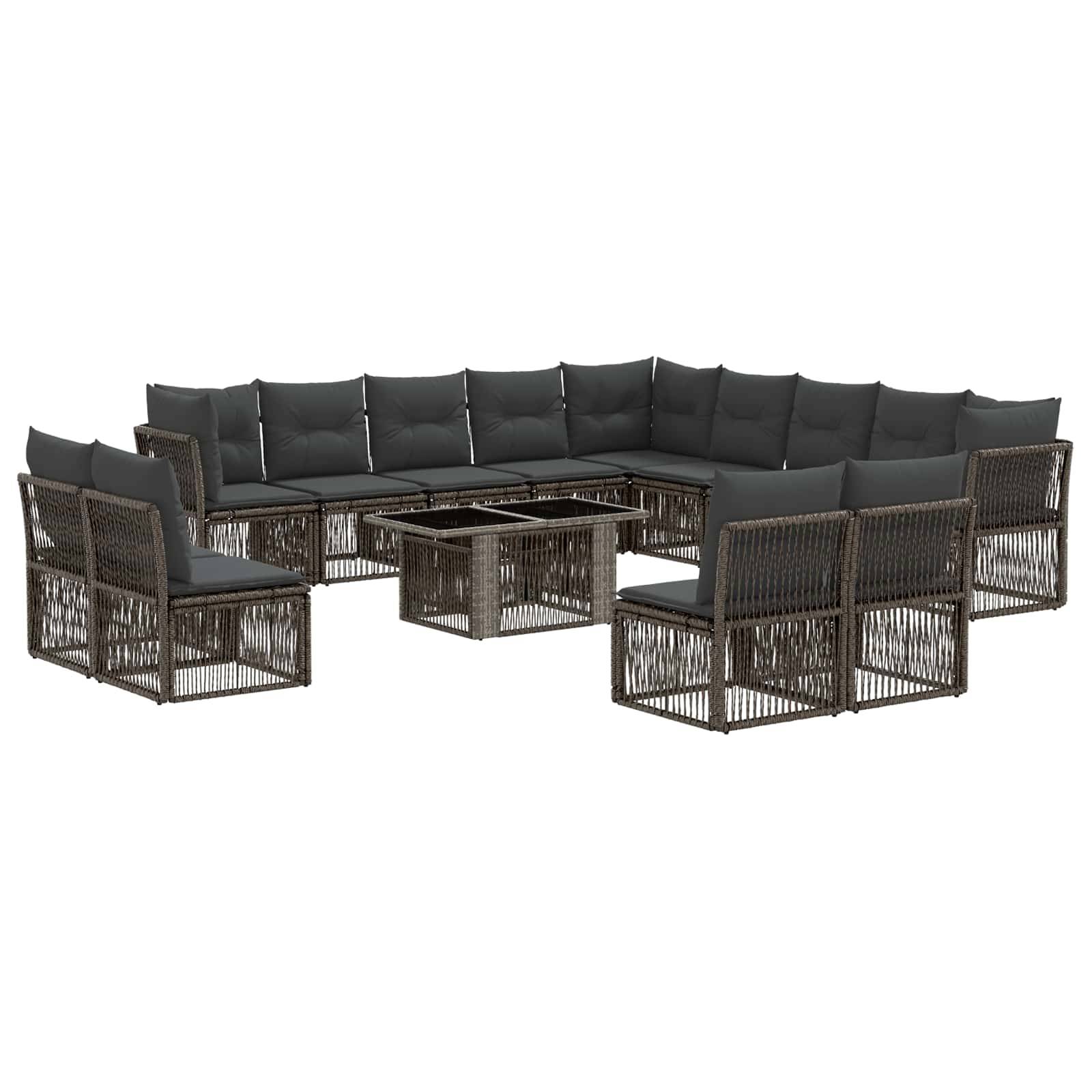 Großes modulares Outdoor-Ecksofa-Set mit dunklen Kissen und Rattanstil-Rahmen, angeordnet um einen Couchtisch mit Glastischplatte.
