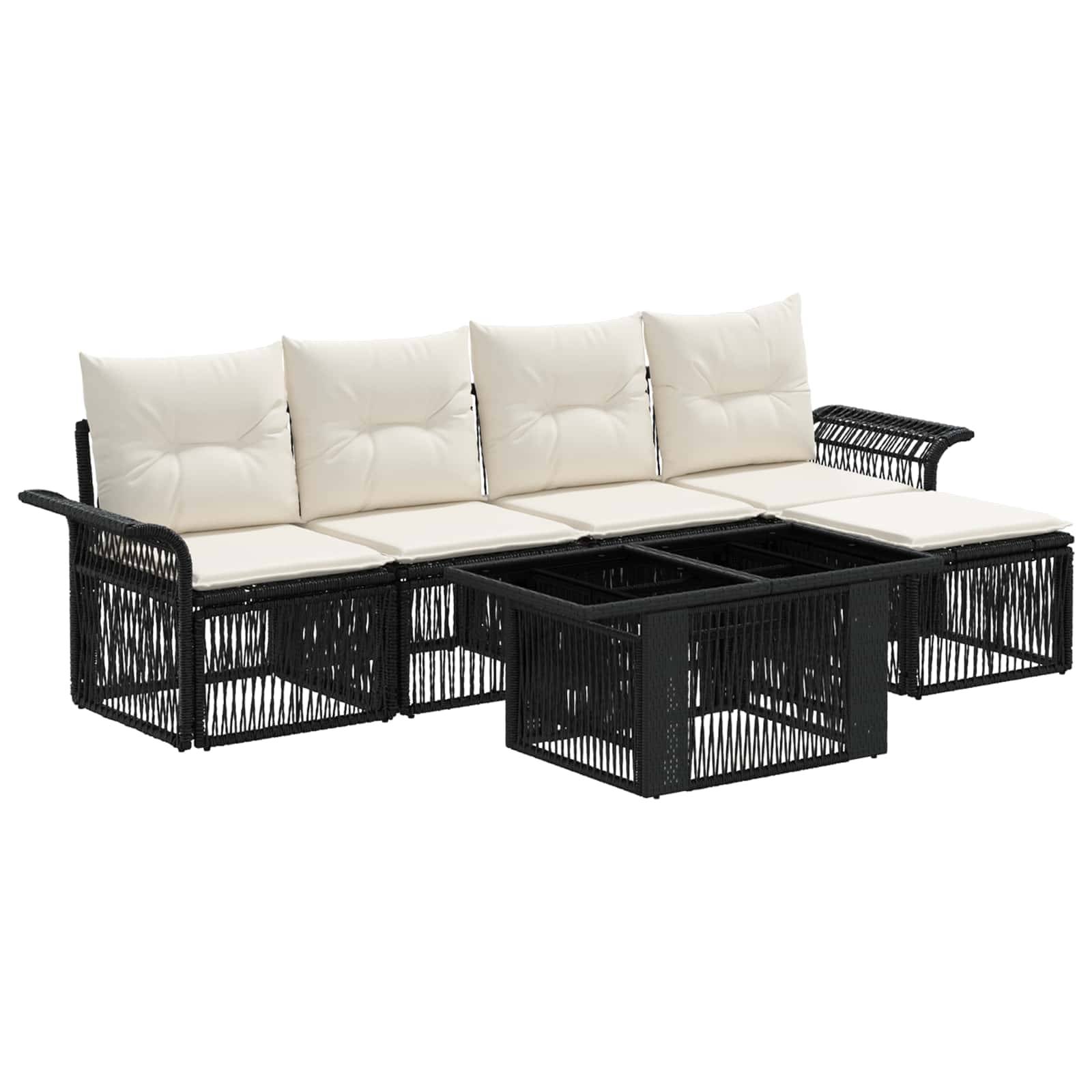 Schwarzes Rattan-Gartensofasortiment mit cremefarbenen Kissen und integriertem quadratischem Couchtisch.