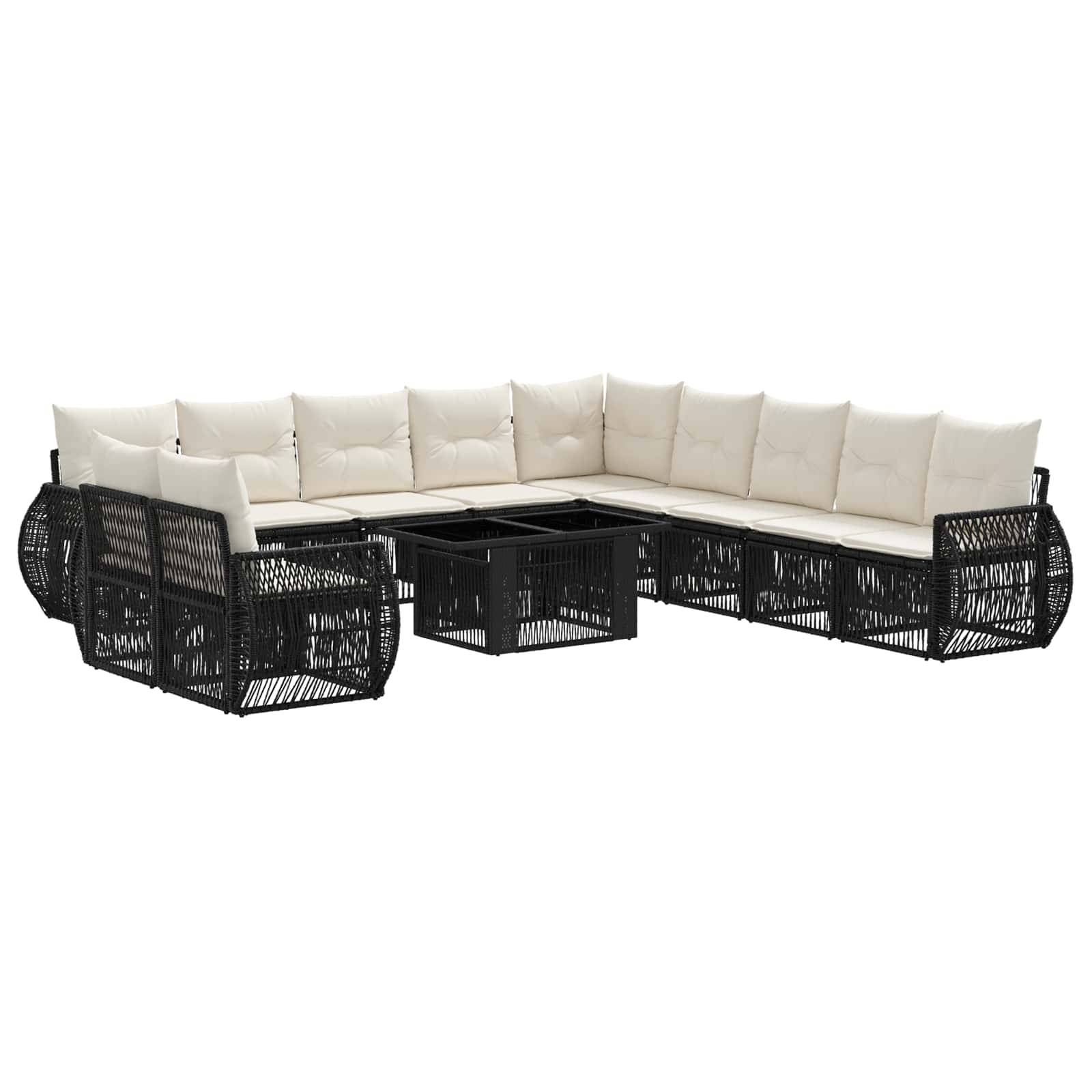 Möbel-Set im Garten bestehend aus einem L-förmigen Outdoor-Sofa mit weißen Kissen, schwarzem Geflecht-Rahmen und passendem Couchtisch auf weißem Hintergrund.