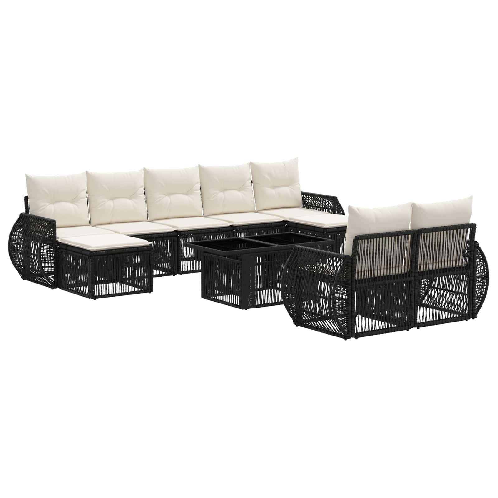 Schwarzes geflochtenes Outdoor-Modulsofa-Set mit cremefarbenen Kissen und passendem quadratischem Couchtisch auf weißem Hintergrund.