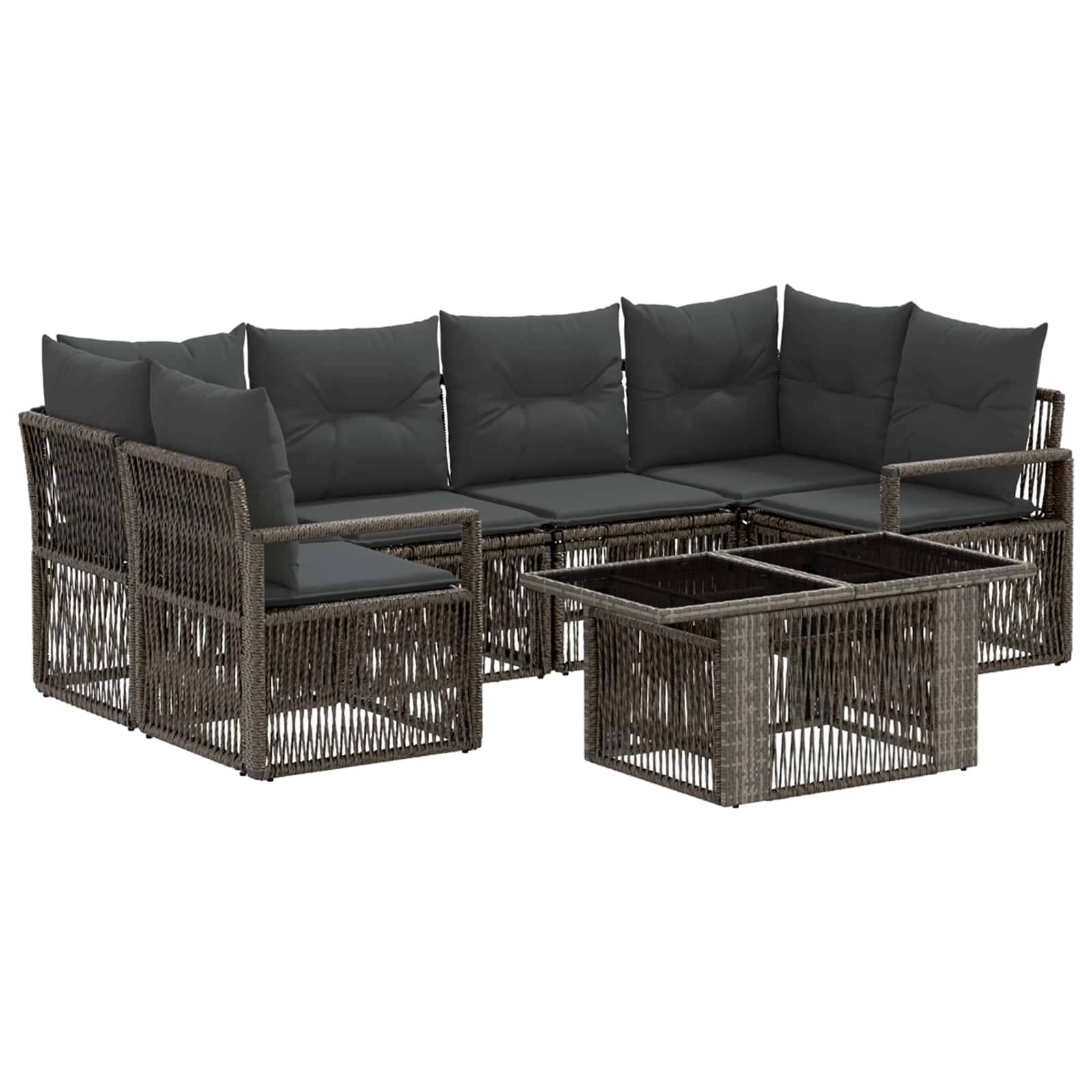 Braunes Rattan-Lounge-Ecksofa-Set mit dunkelgrauen Kissen und zwei passenden quadratischen Couchtischen auf weißem Hintergrund.