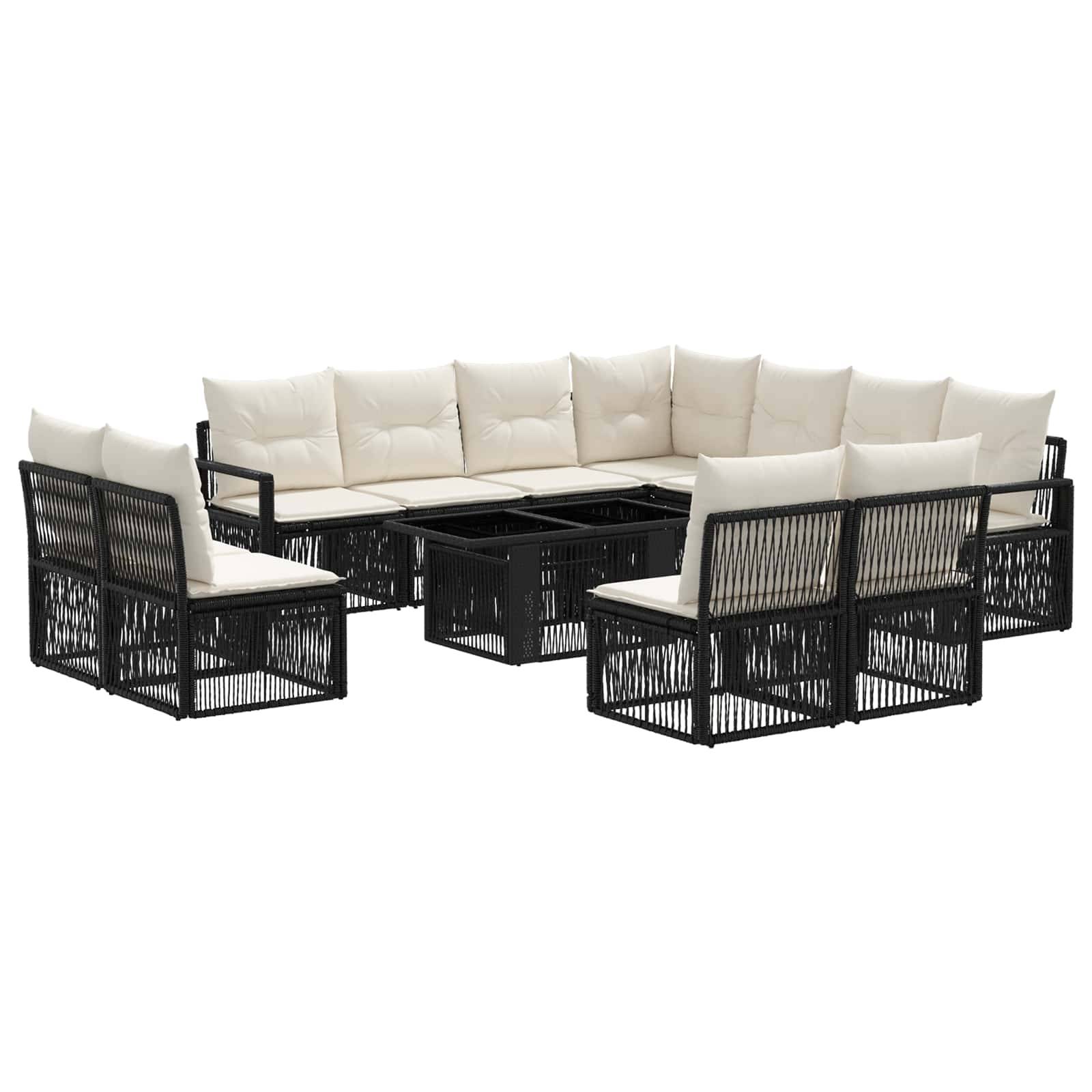 Schwarze Polyrattan-Gartensitzgarnitur mit beigen Polstern und zentralem Glastisch-Couchtisch auf weißem Hintergrund.
