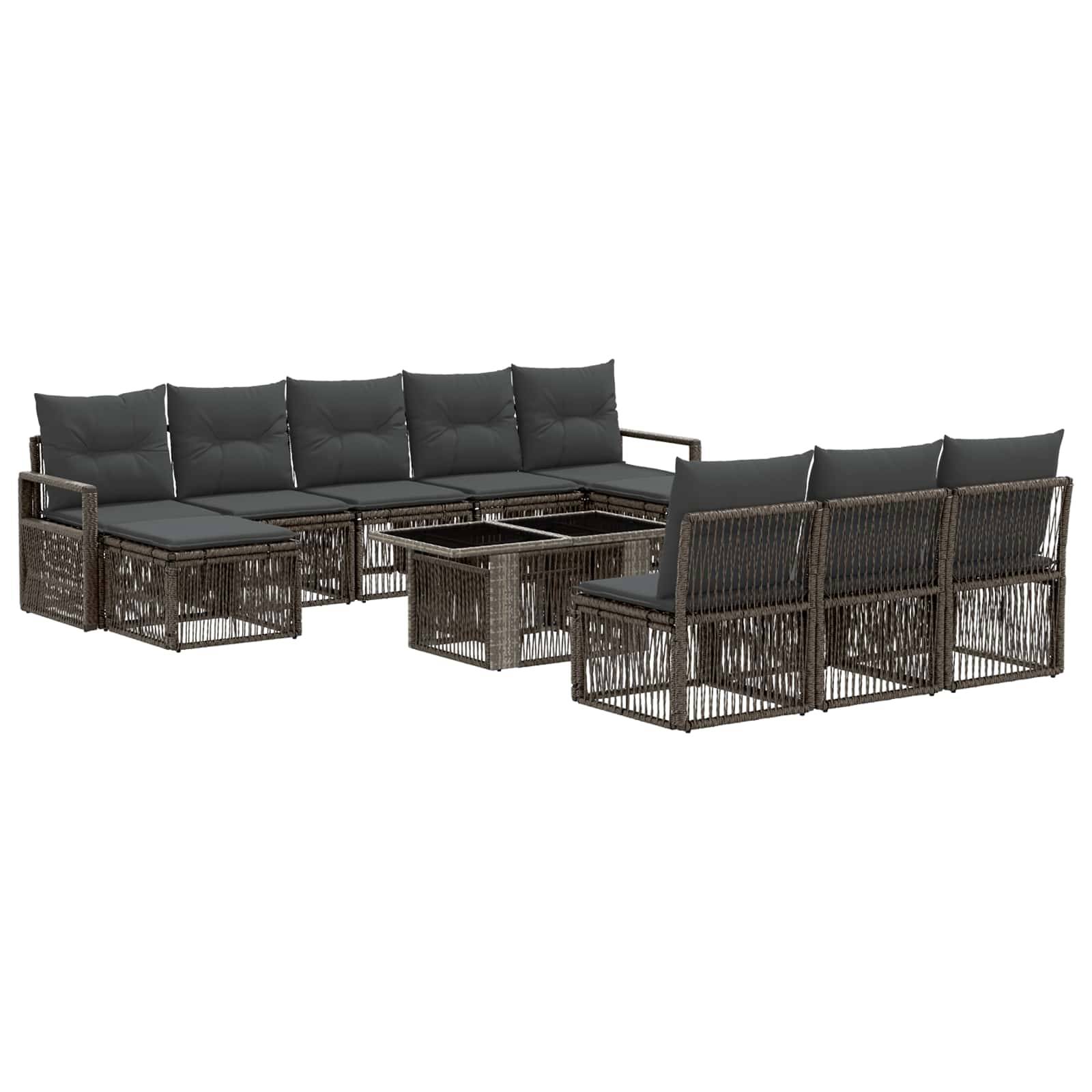 Dunkel geflochtenes Outdoor-Ecksofa-Möbelset mit Kissen, Couchtisch und Stühlen auf weißem Hintergrund.
