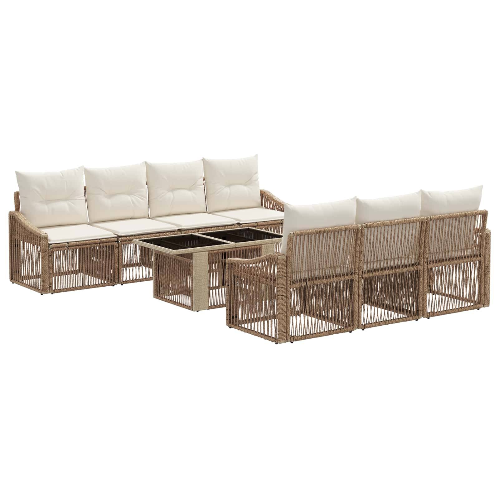 Zwei Rattansessel-Sofas im Außenbereich mit weißen Kissen und dazu passende Glastische mit Glasplatte, dargestellt als Terrassenmöbel-Set auf weißem Hintergrund.