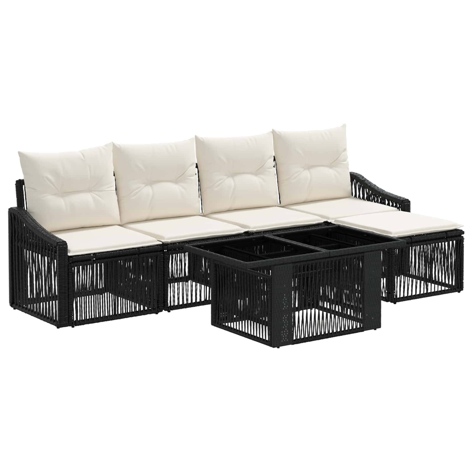 Schwarzes Rattan-Eck-Loungesofa für die Terrasse mit cremefarbenen Kissen und einem passenden quadratischen Couchtisch auf weißem Hintergrund.