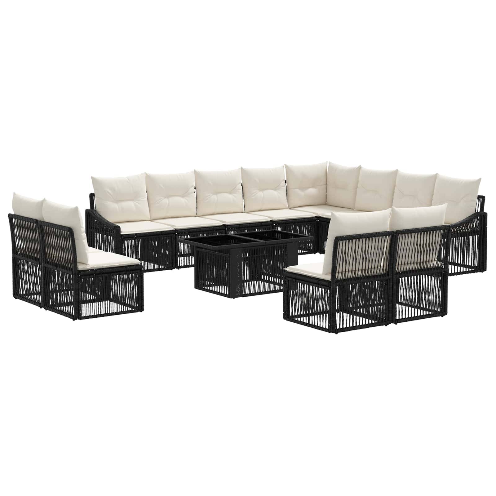 Schwarzes Polyrattan-Außensofa-Set mit cremefarbenen Kissen und einem Couchtisch mit Glastischplatte auf weißem Hintergrund.