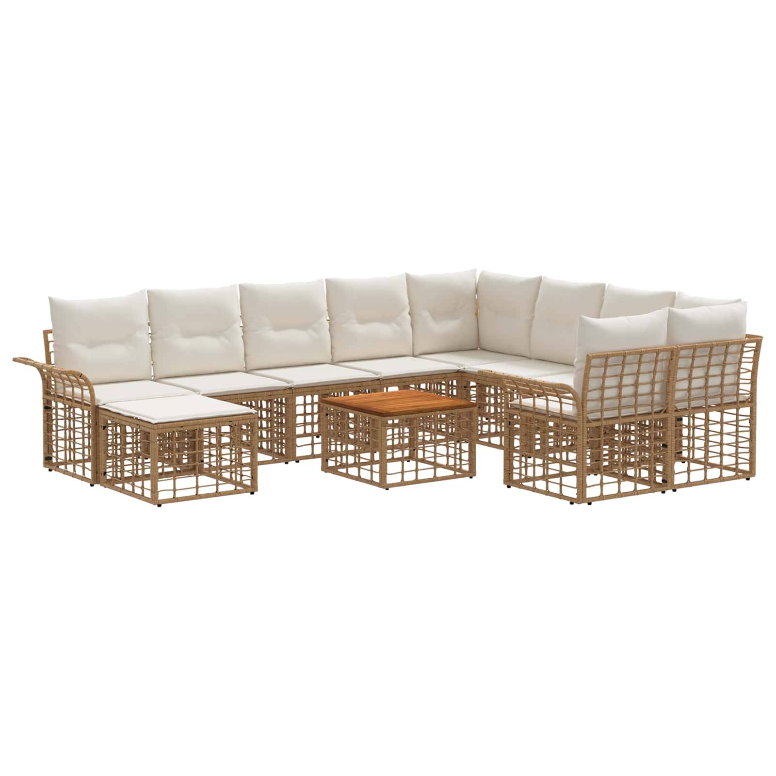 L-förmiges Korb-Outdoor-Sectional-Sofa mit cremefarbenen Kissen und passendem quadratischen Couchtisch auf weißem Hintergrund.