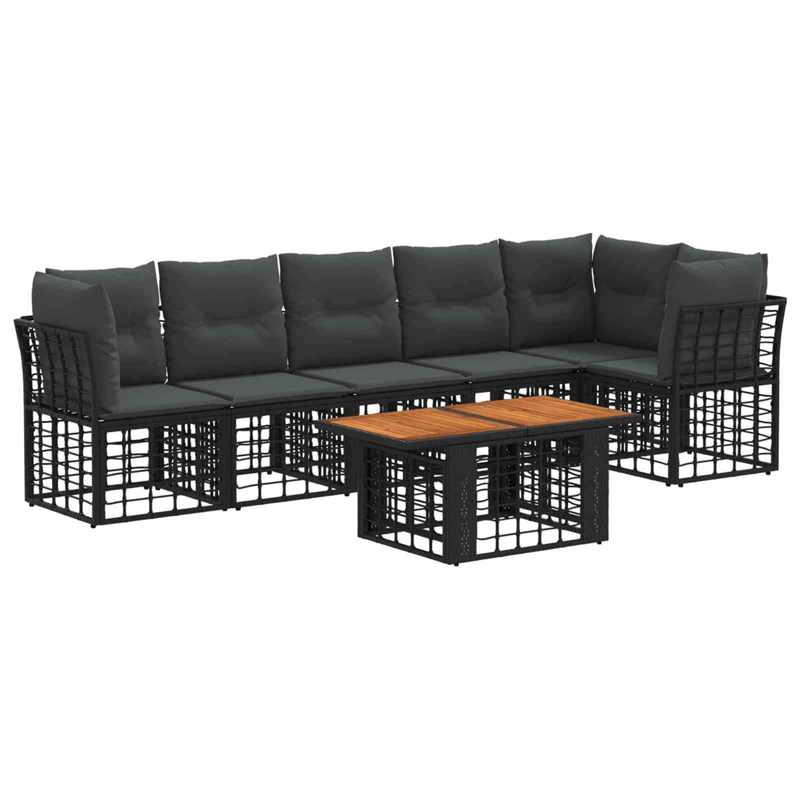 Schwarzes Rattan-Außensofa-Set mit grauen Kissen und passendem Couchtisch mit Holzplatte auf weißem Hintergrund.