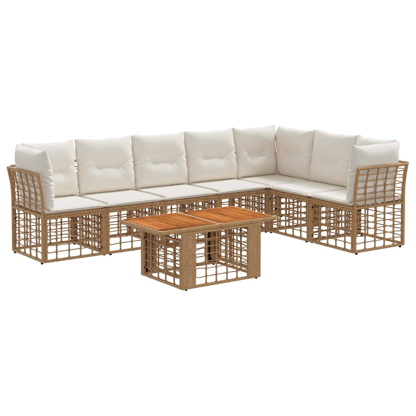 Rattan-Gartensektionalsofa in L-Form mit weißen Kissen und passendem Couchtisch auf weißem Hintergrund.