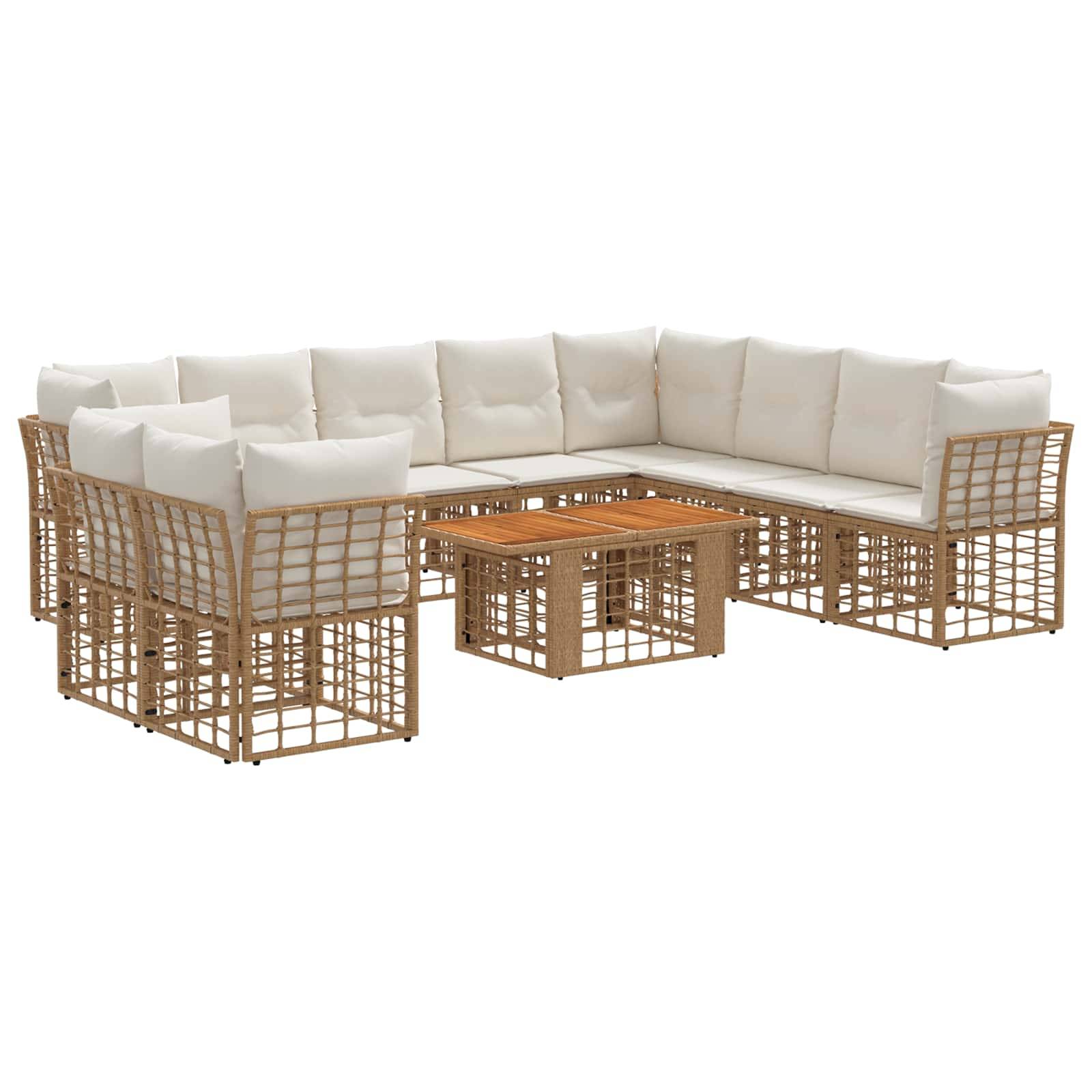 U-förmiges Outdoor-Loungeset mit weißen Kissen, Rattan-Stil-Rahmen und passendem Couchtisch mit Holzplatte auf weißem Hintergrund.
