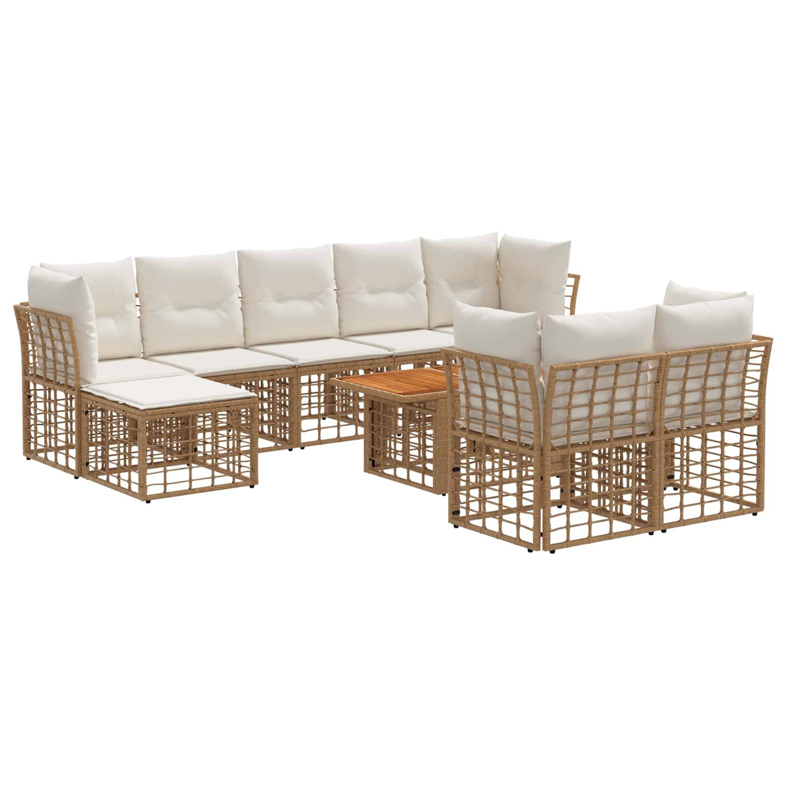Outdoor-Korbmöbel-Ecklounge-Set mit beigen Kissen und einem kleinen Holz-Couchtisch auf weißem Hintergrund.