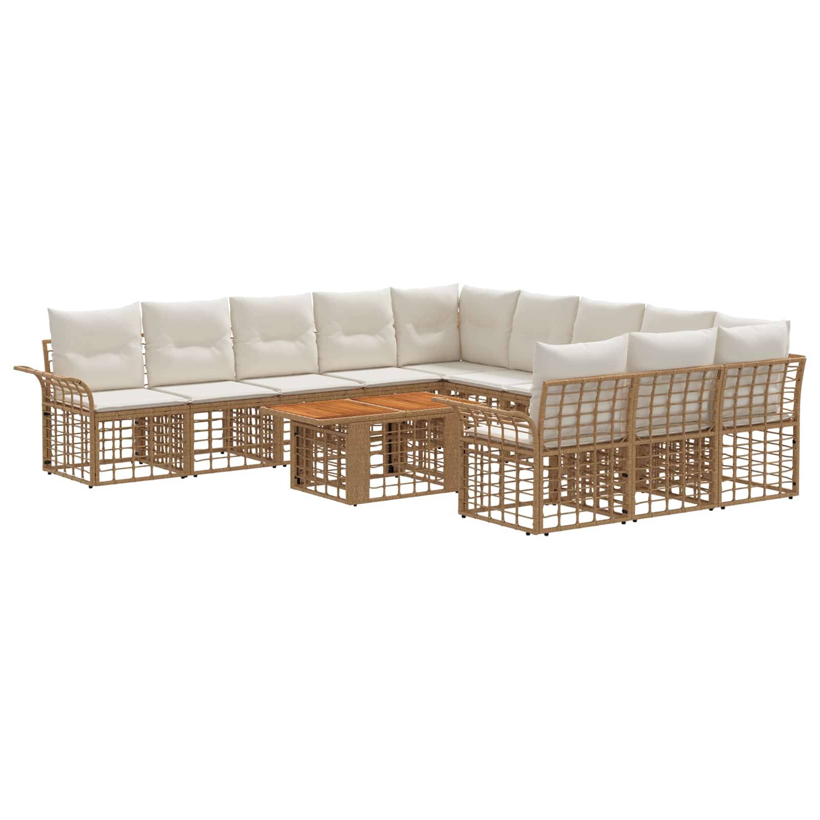 L-förmiges Outdoor-Sektionalsofa-Set mit hellbraunem Rattanrahmen, weißen Kissen und passendem rechteckigem Couchtisch auf weißem Hintergrund.