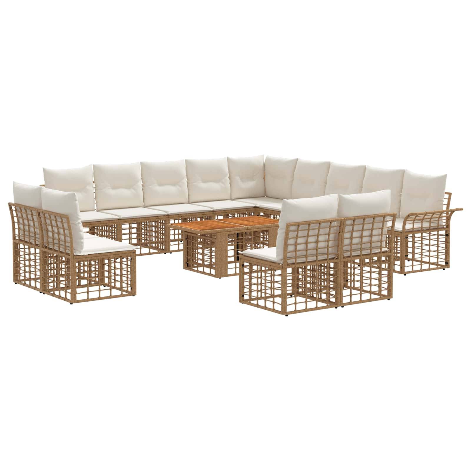Modulares Lounge-Set für den Außenbereich mit weißen Kissen, geflochtenen Rattanstil-Gestellen und niedrigen Holz-Couchtischen in U-Form angeordnet.